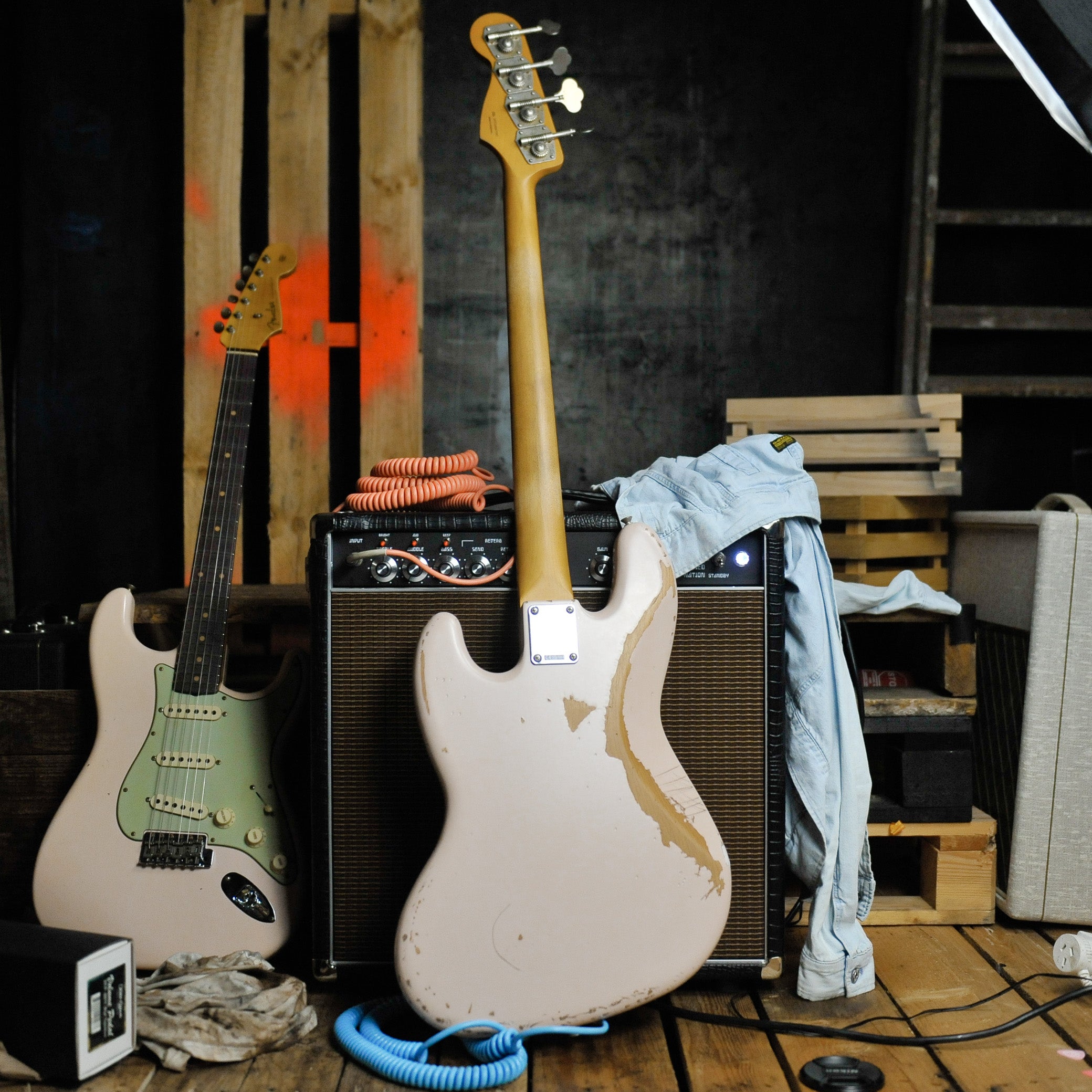 Fender Flea Jazz Bass, Rosewood Fingerboard, Roadworn Shell Pink