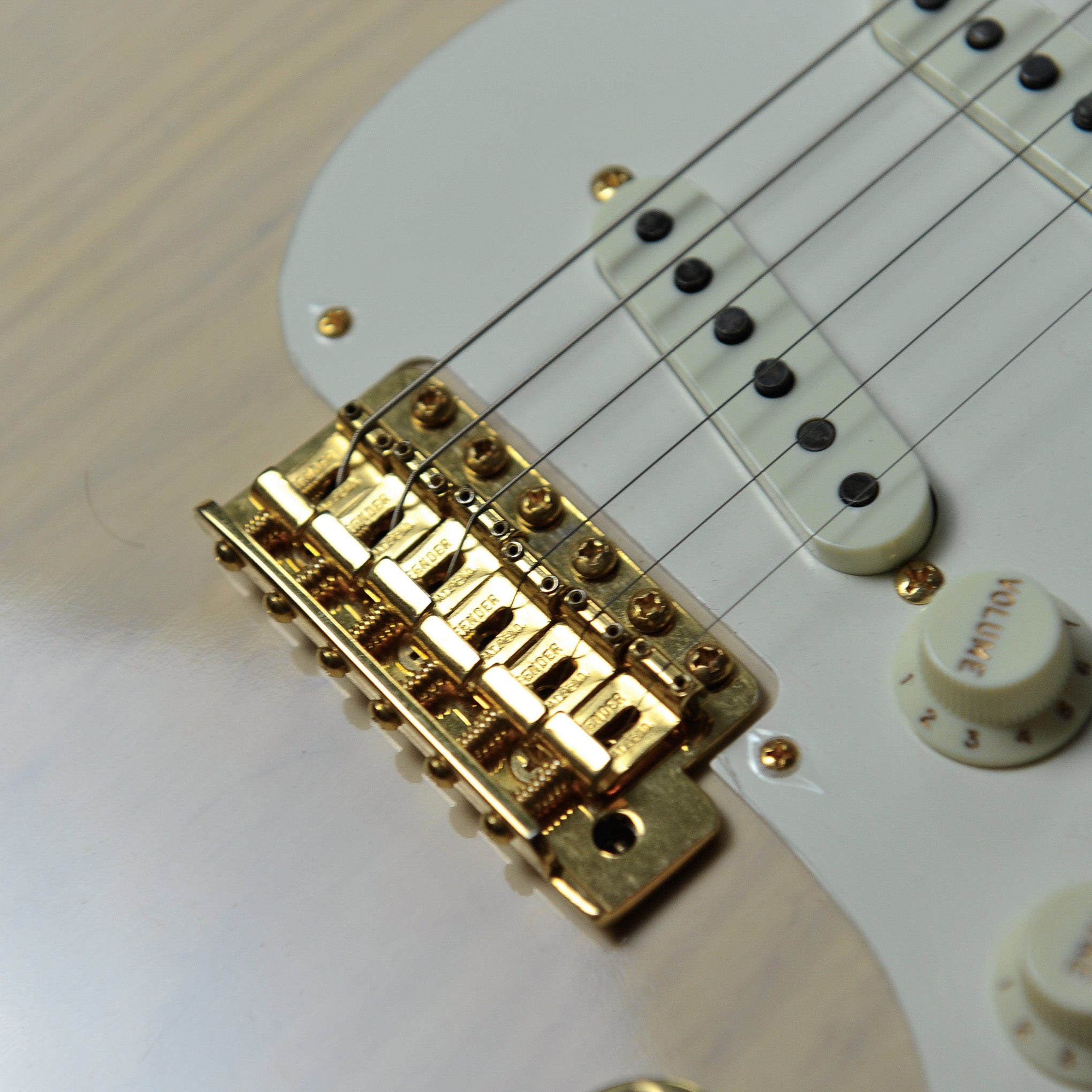 Fender Custom Shop 1957 Stratocaster® NOS, Maple Fingerboard, Aged White Blonde - Used