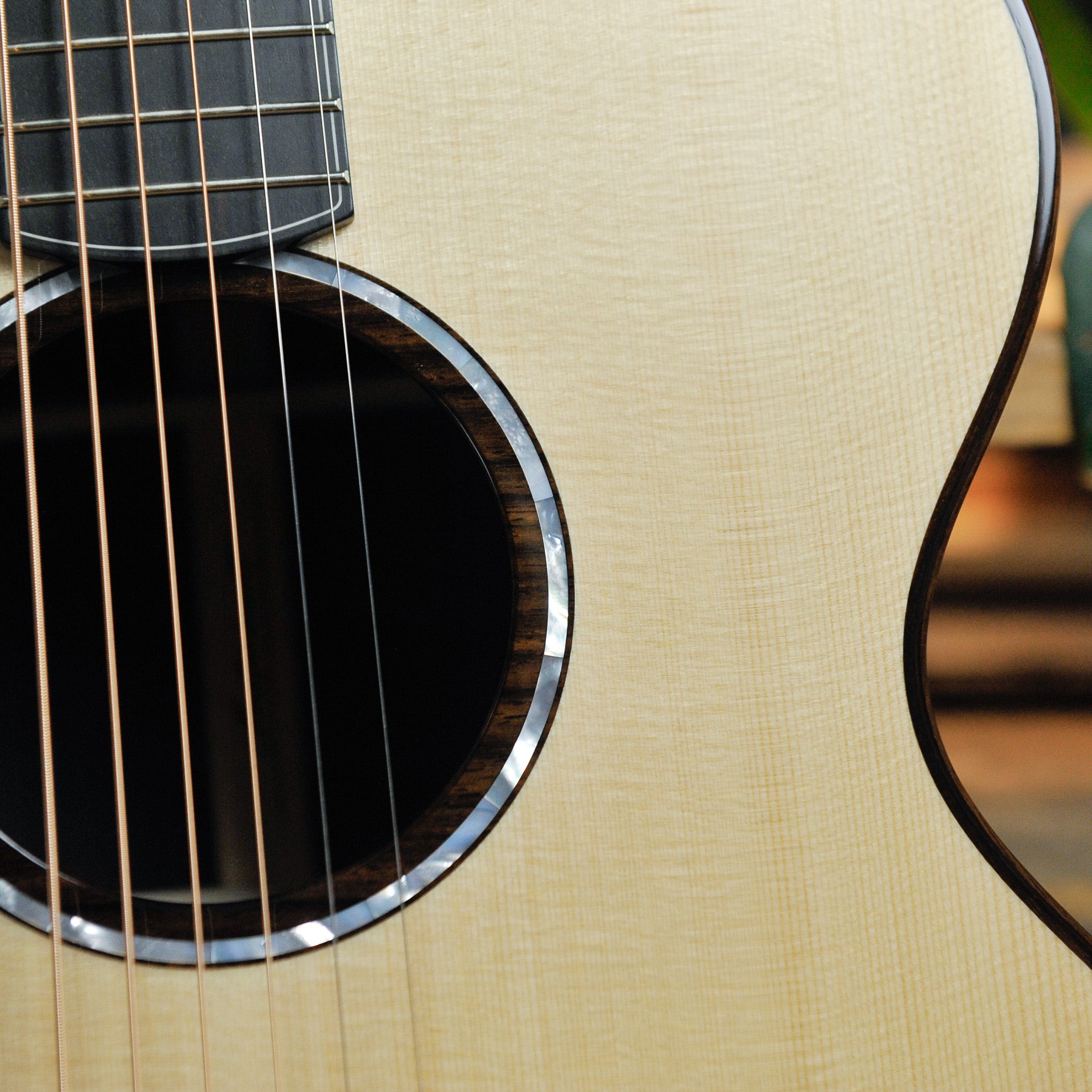 Fenech Masterbuilt Grand Auditorium Bois De Rose (Madagascar Rosewood) Engleman Spruce w/Case