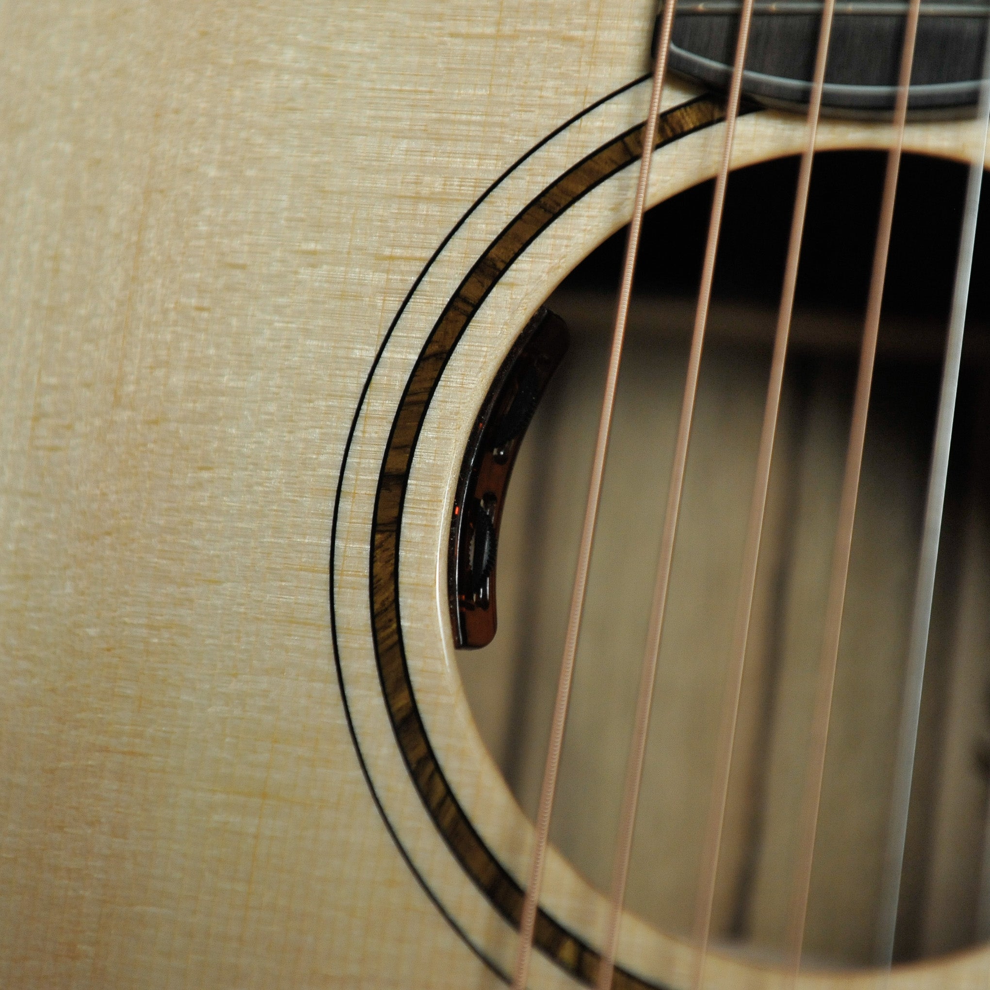 Fenech Grand Auditorium Masterbuilt Black Limba/Lutz Spruce