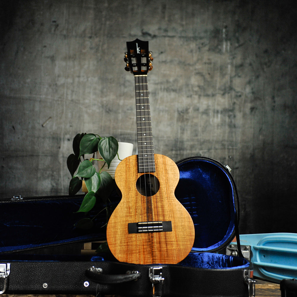 Kamaka HF-3i Tenor Ukulele Slotted Head Ebony Package & Koa Premium Upgrade