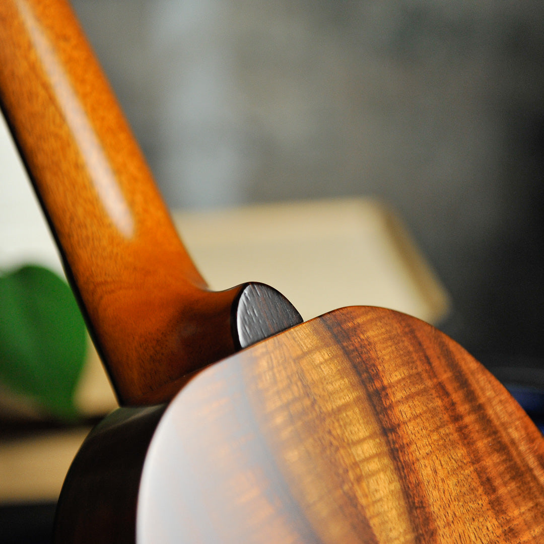 Kamaka HP-1 D Deluxe Pineapple Soprano Ukulele