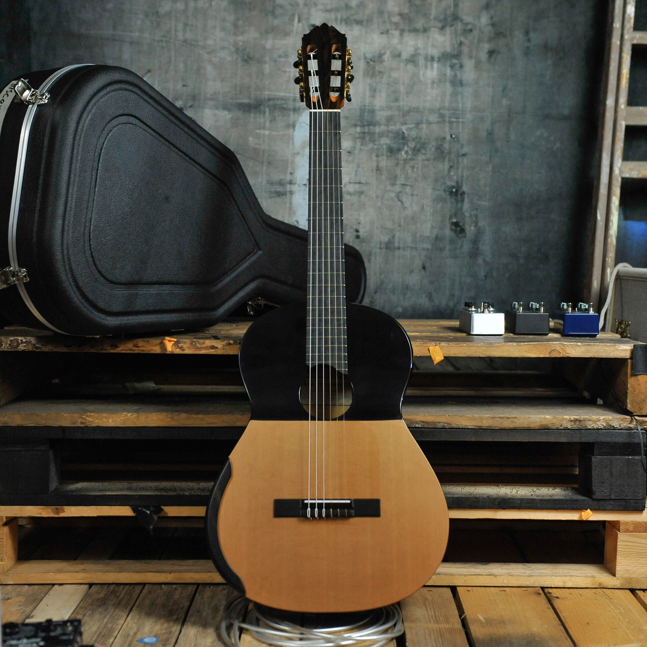 Kim Lissarrague "Concert Grand" Classical Guitar w/Hiscox case