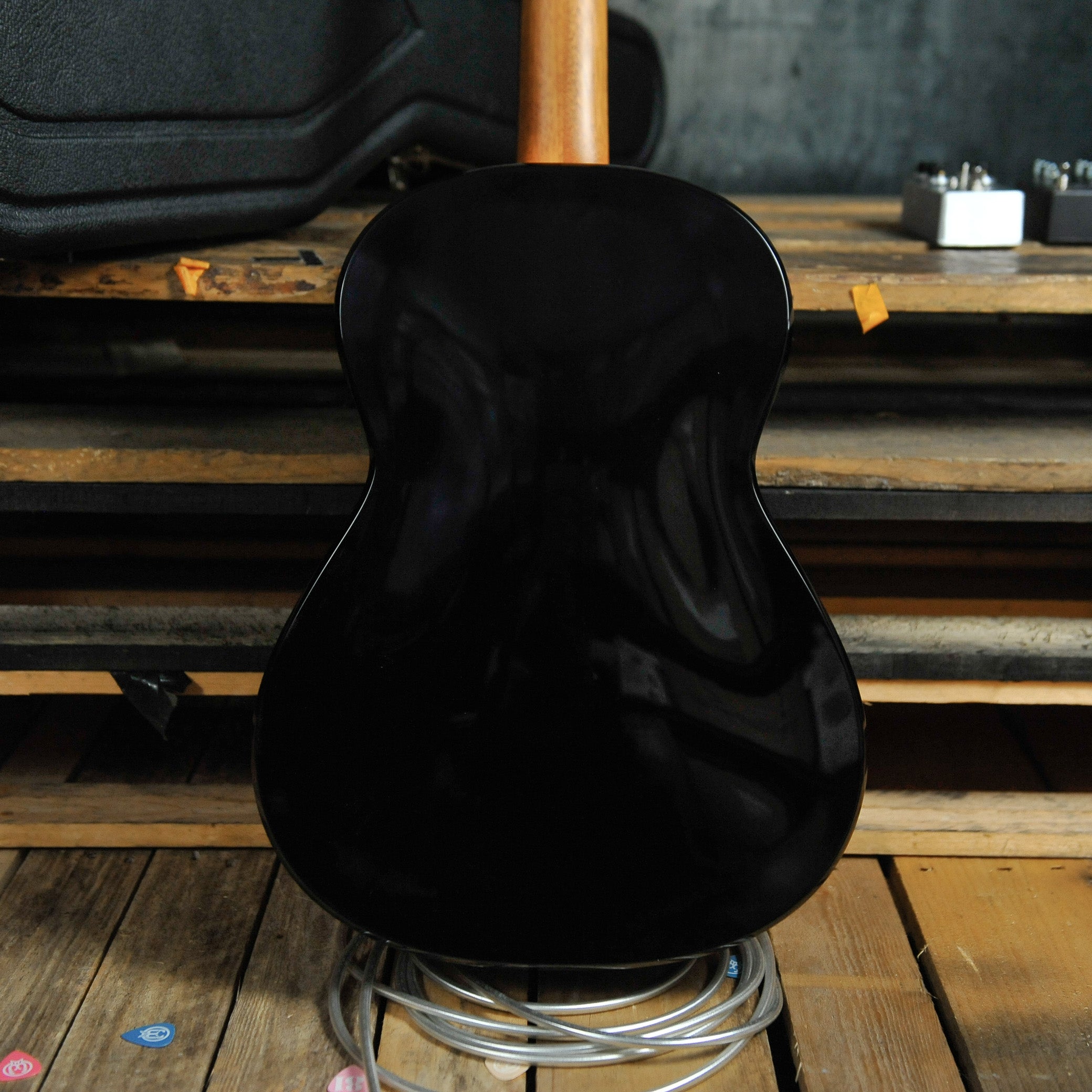 Kim Lissarrague "Concert Grand" Classical Guitar w/Hiscox case