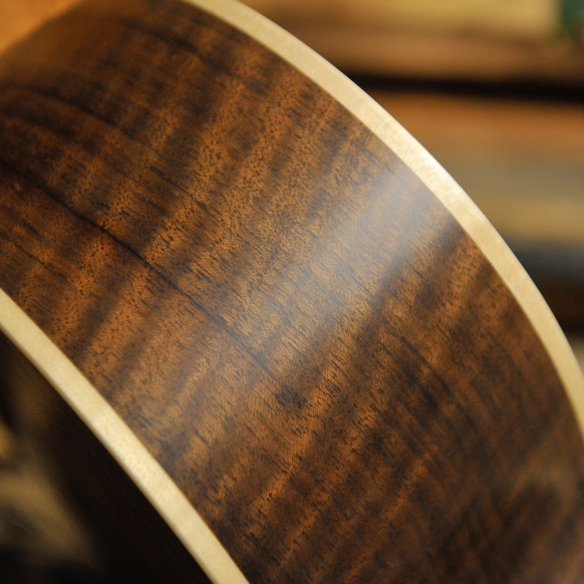 Lowden F-21 Walnut & Spruce Original Series Acoustic Guitar