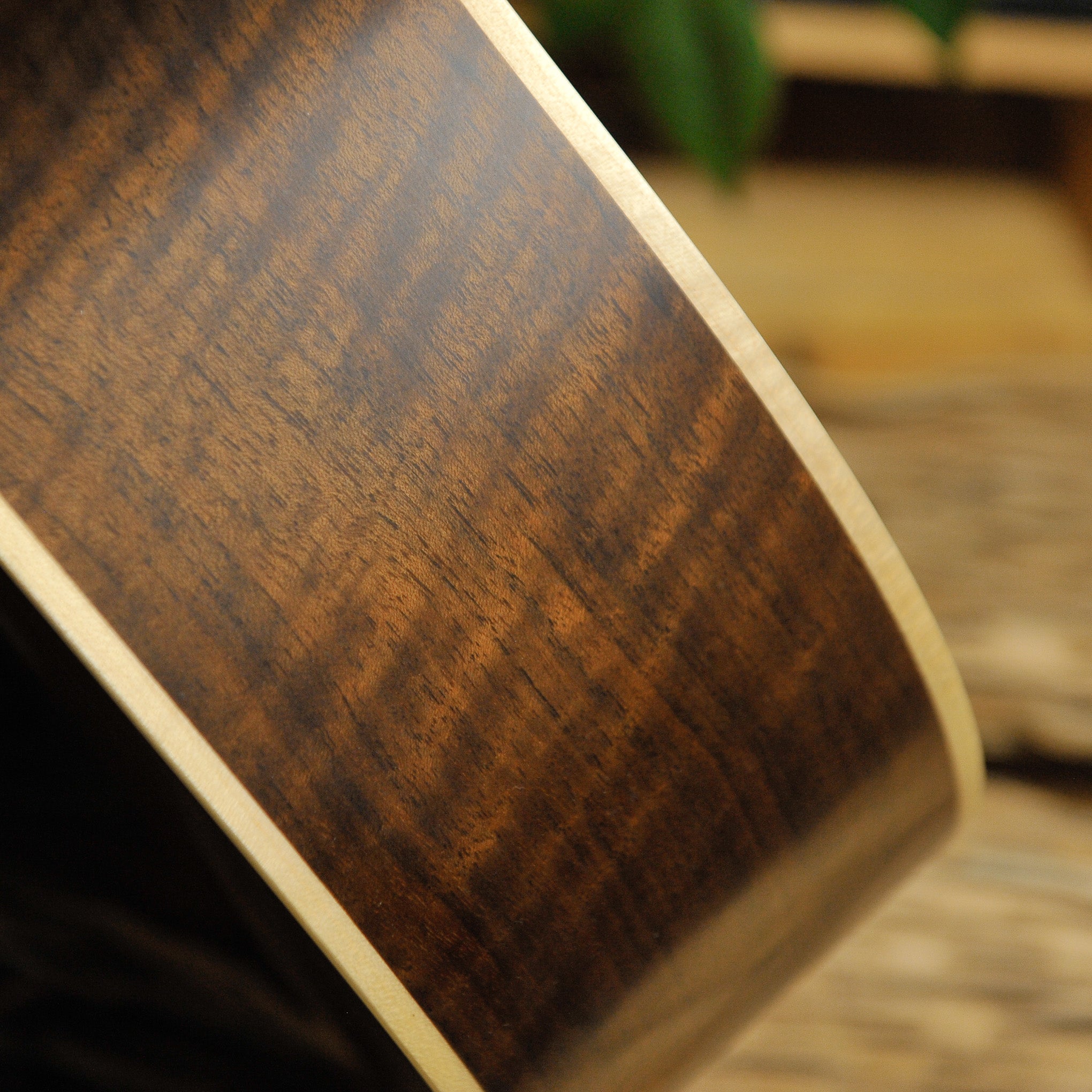 Lowden F-21 Walnut & Spruce Original Series Acoustic Guitar