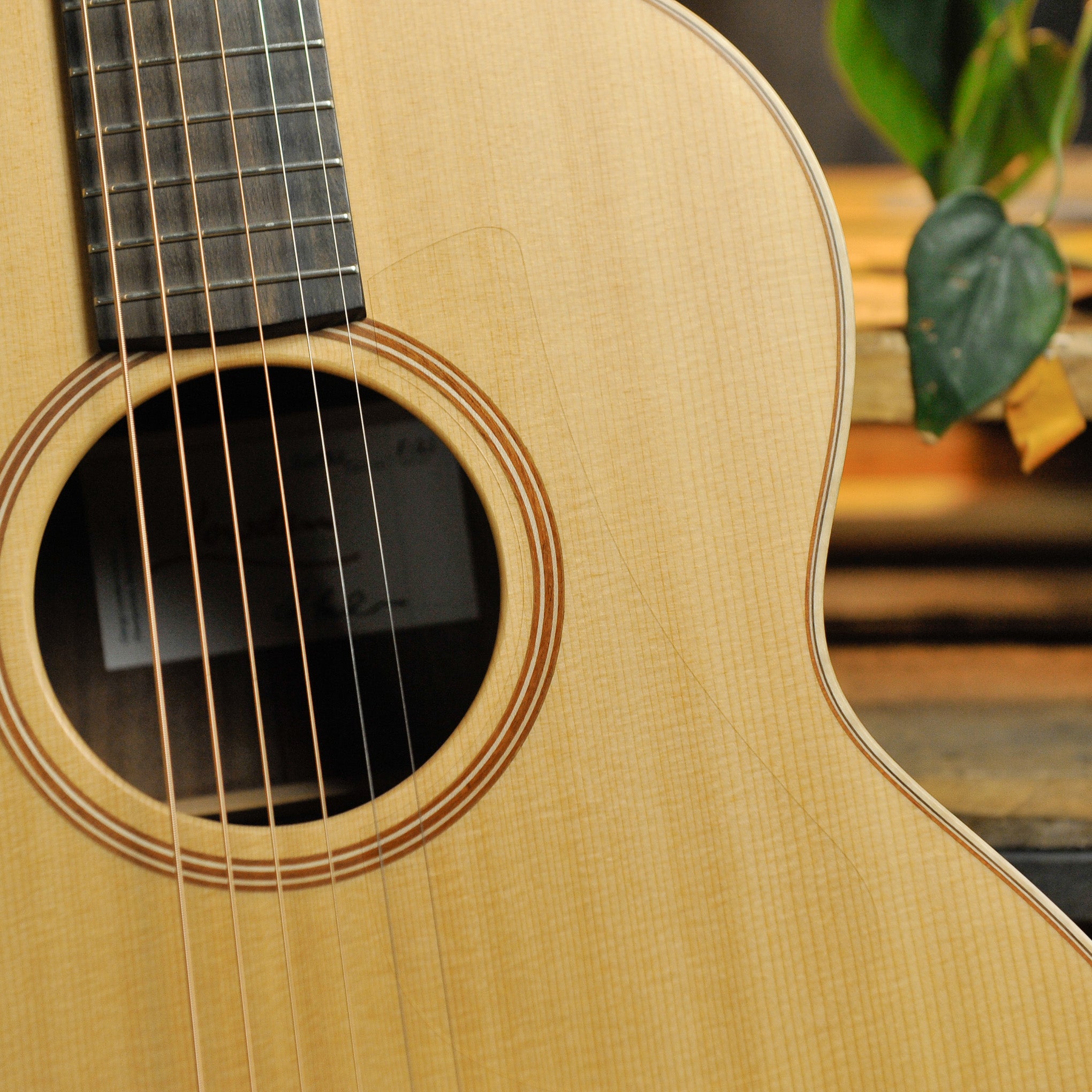 Lowden F-21 Walnut & Spruce Original Series Acoustic Guitar