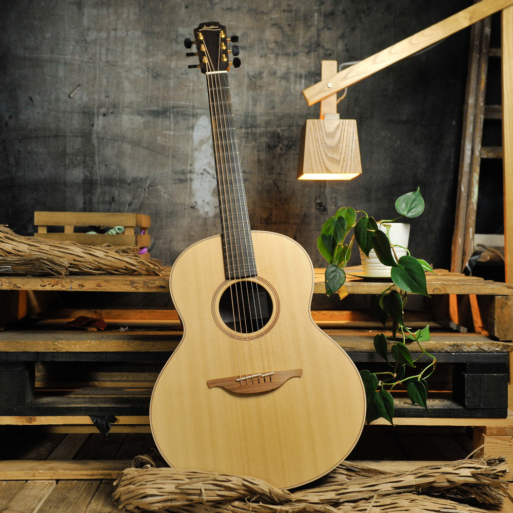 Lowden F-21 Walnut & Spruce Original Series Acoustic Guitar