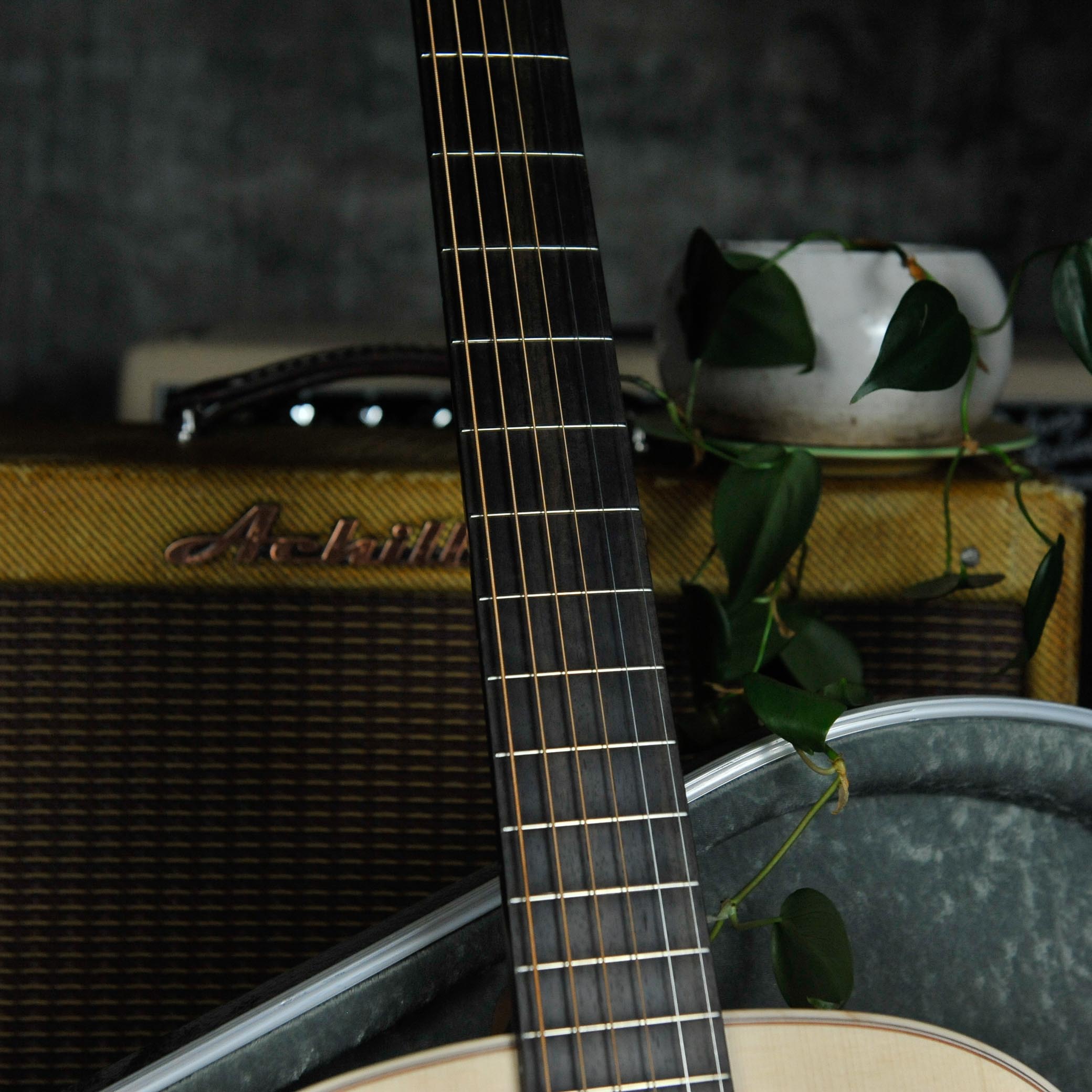 Lowden O-20  Mahogany & Spruce