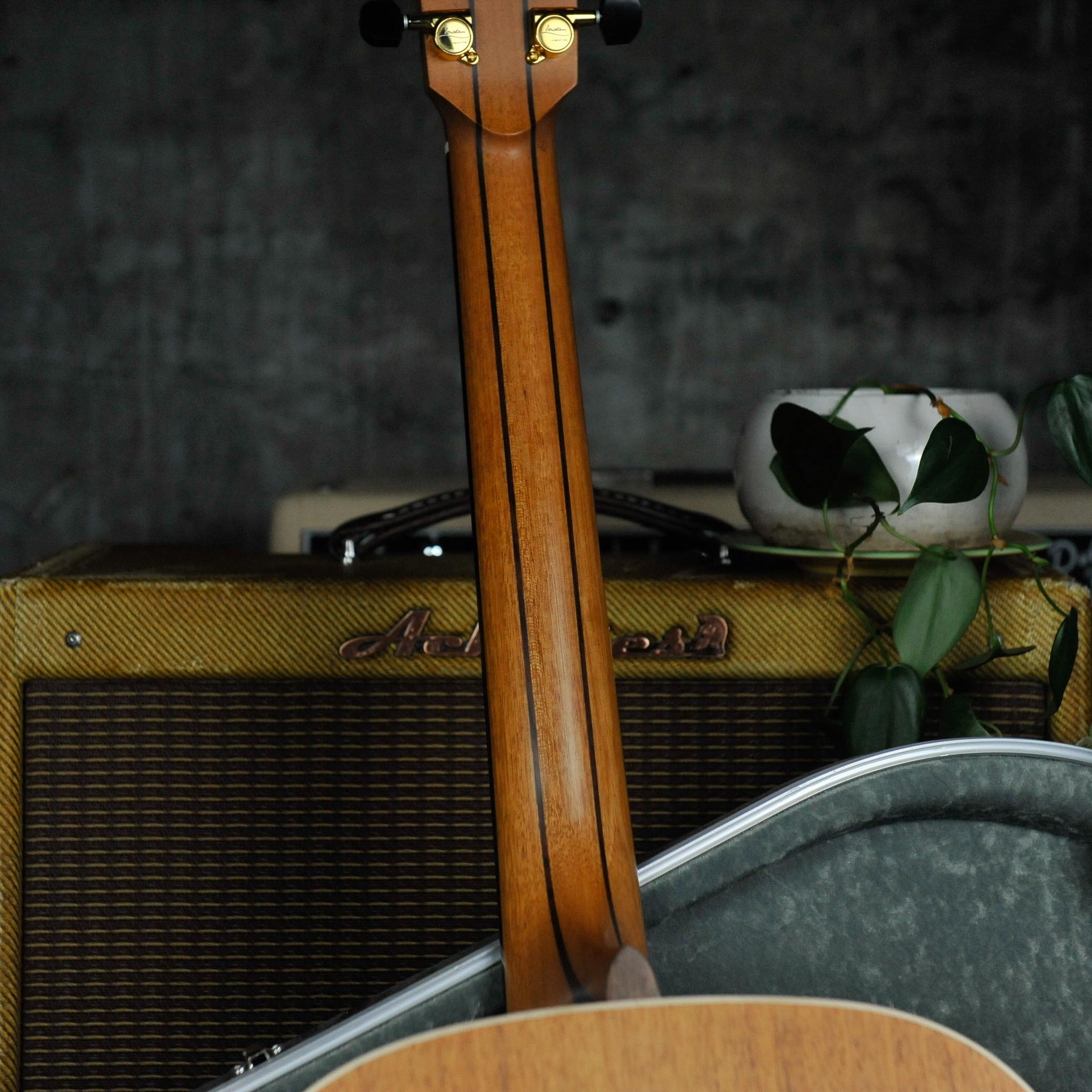 Lowden O-20  Mahogany & Spruce