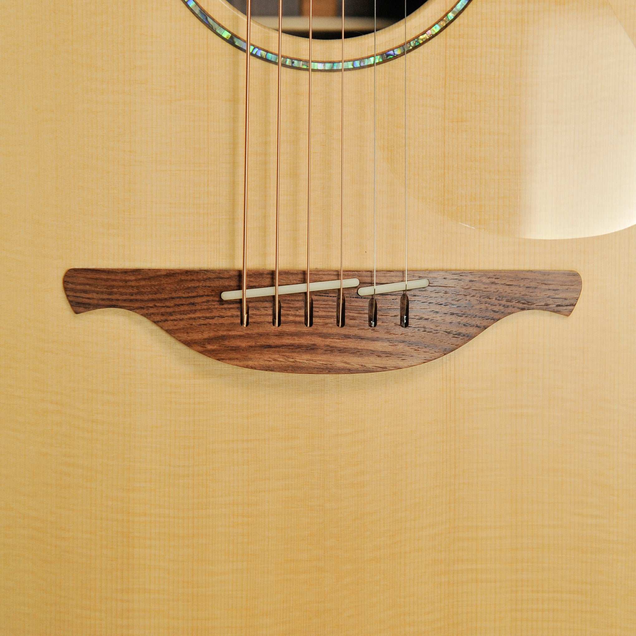 Lowden 32SE Stage Edition Indian Rosewood & Spruce w/Cutaway