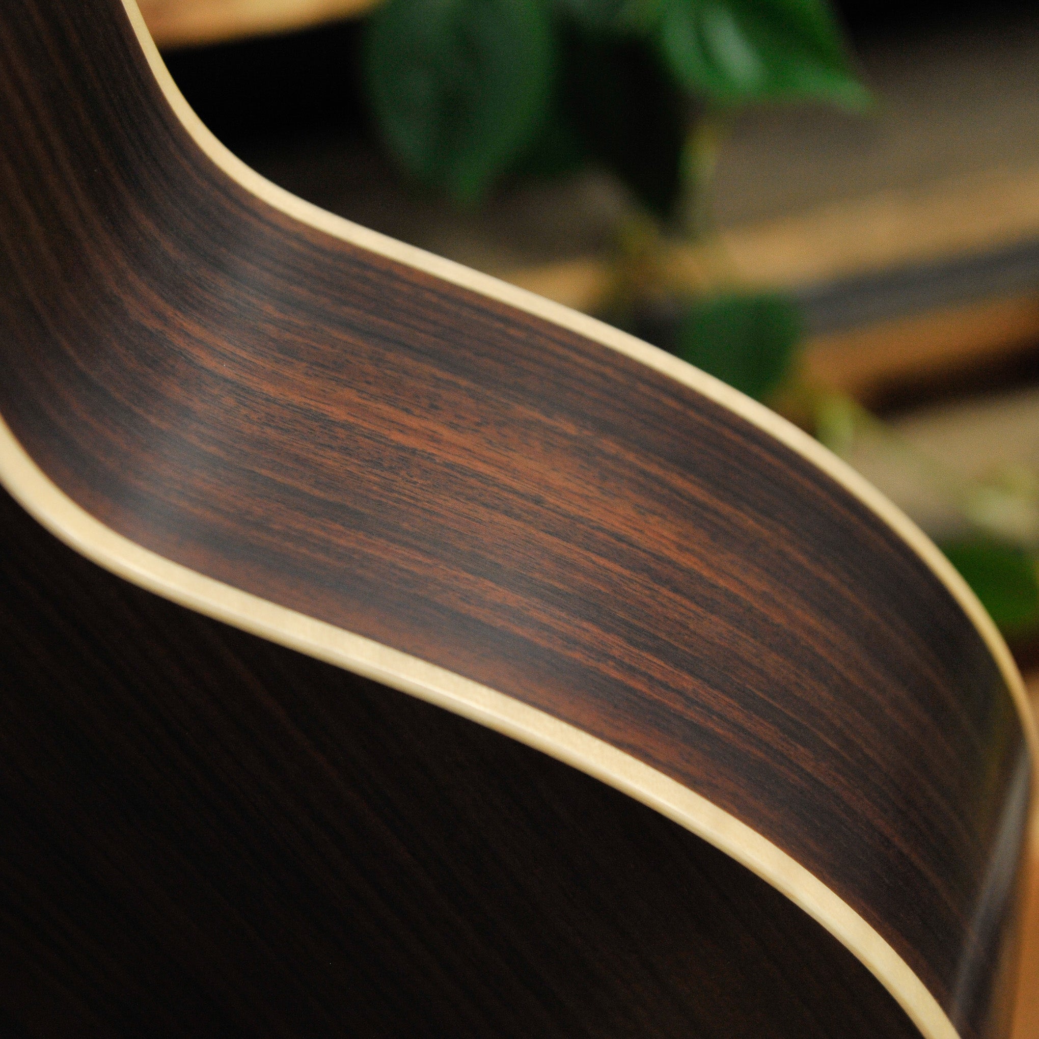 Lowden 32SE Stage Edition Indian Rosewood & Spruce w/Cutaway