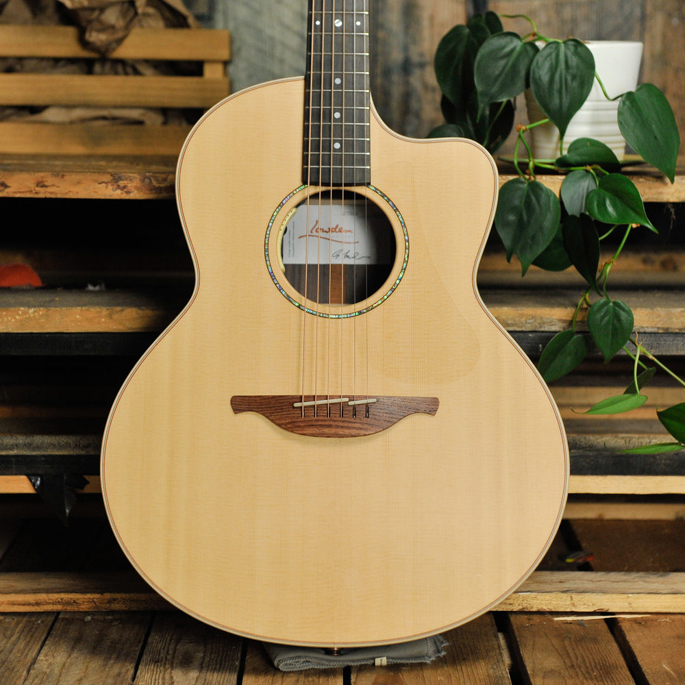 Lowden 32SE Stage Edition Indian Rosewood & Spruce w/Cutaway