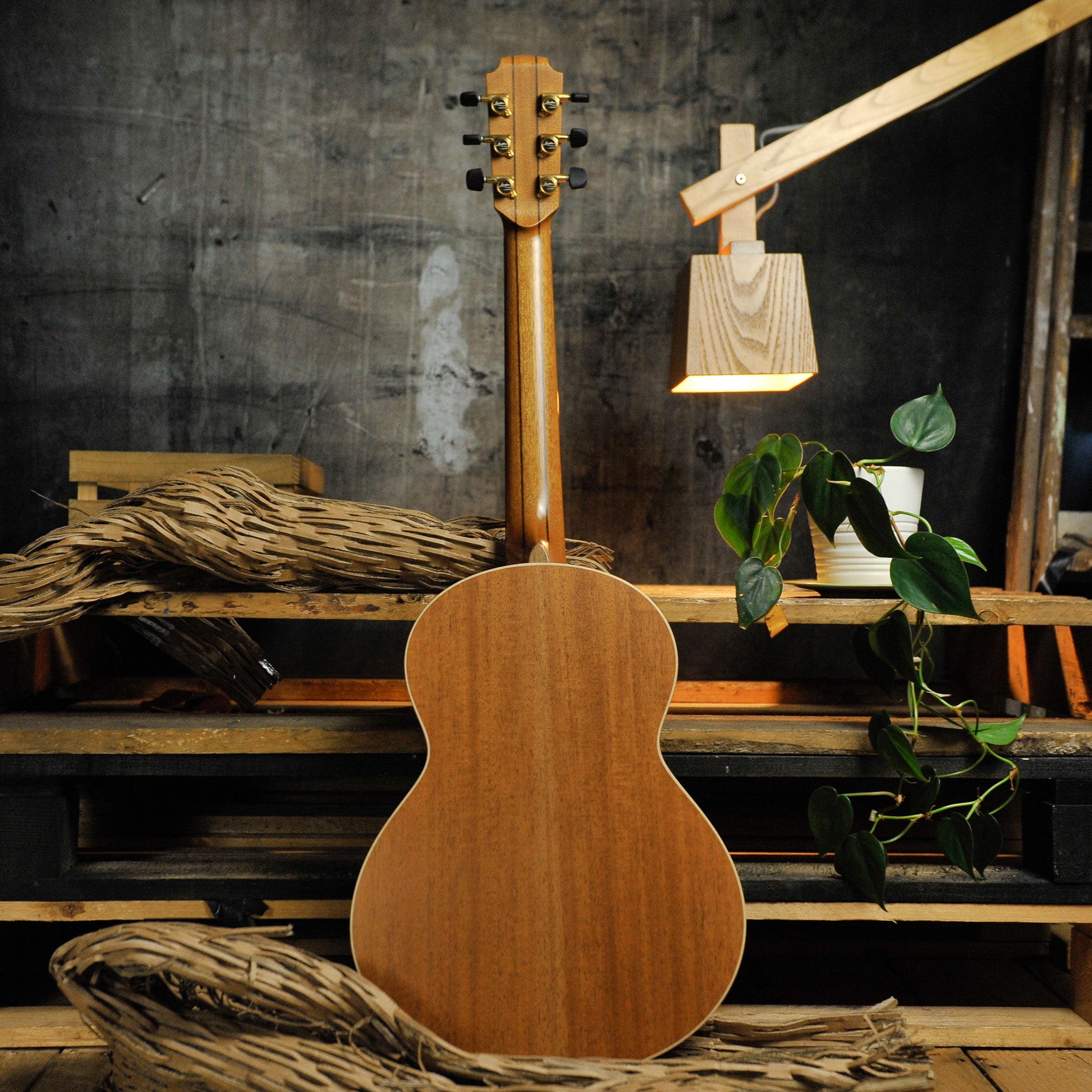 Lowden WL-22 Mahogany & Red Cedar