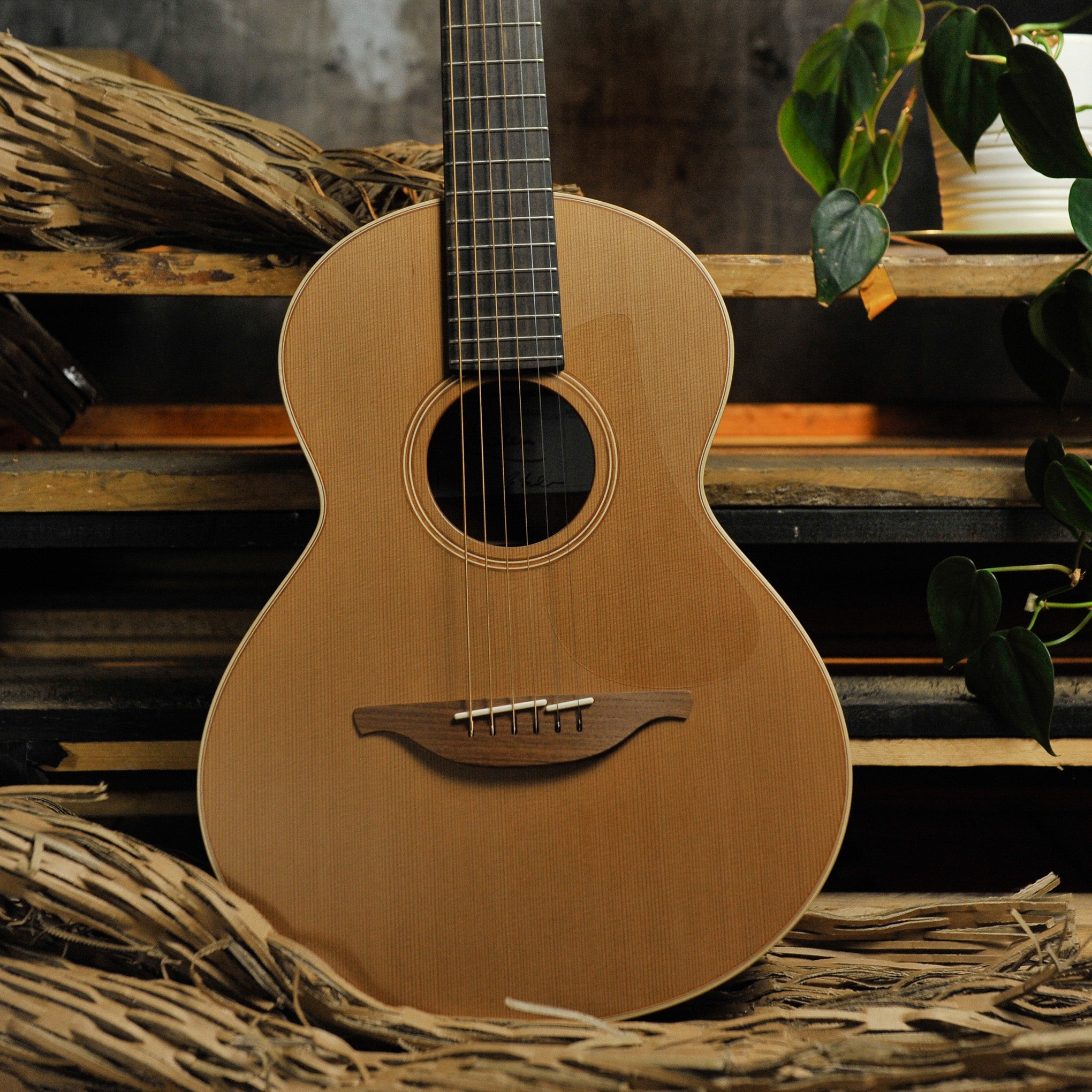 Lowden WL-22 Mahogany & Red Cedar