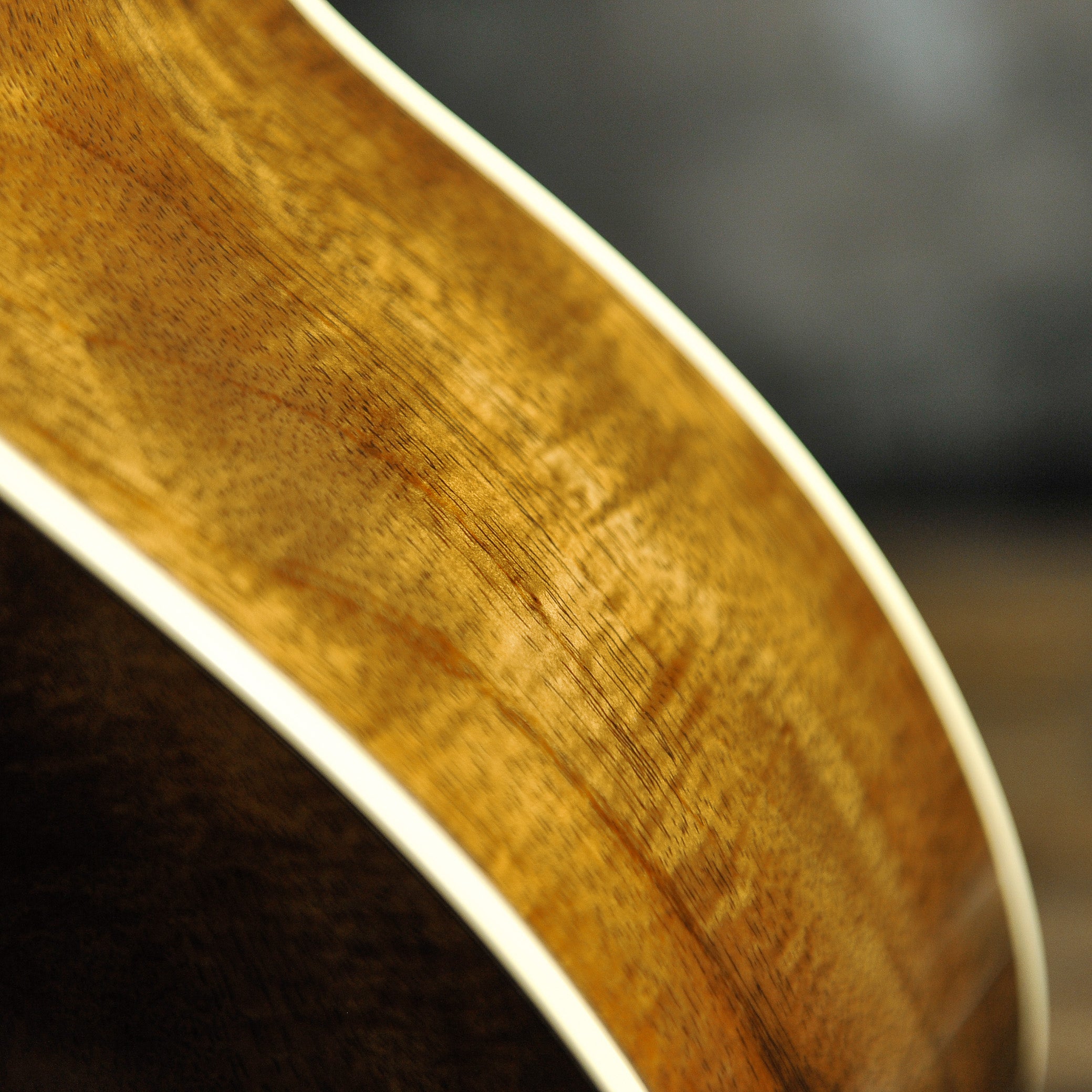 Martin Custom Shop 00-12 Deep Body Koa Acoustic Guitar
