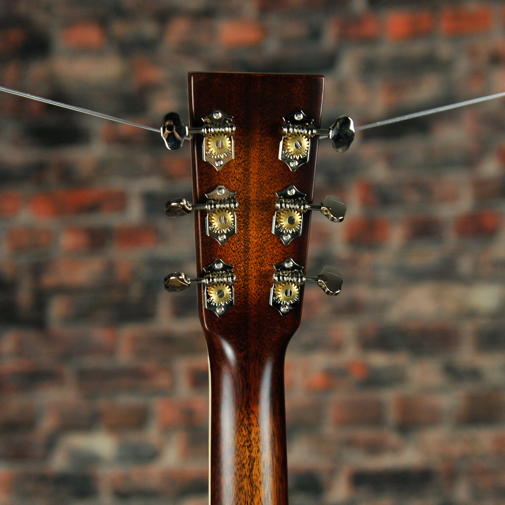 Martin 00 store mahogany