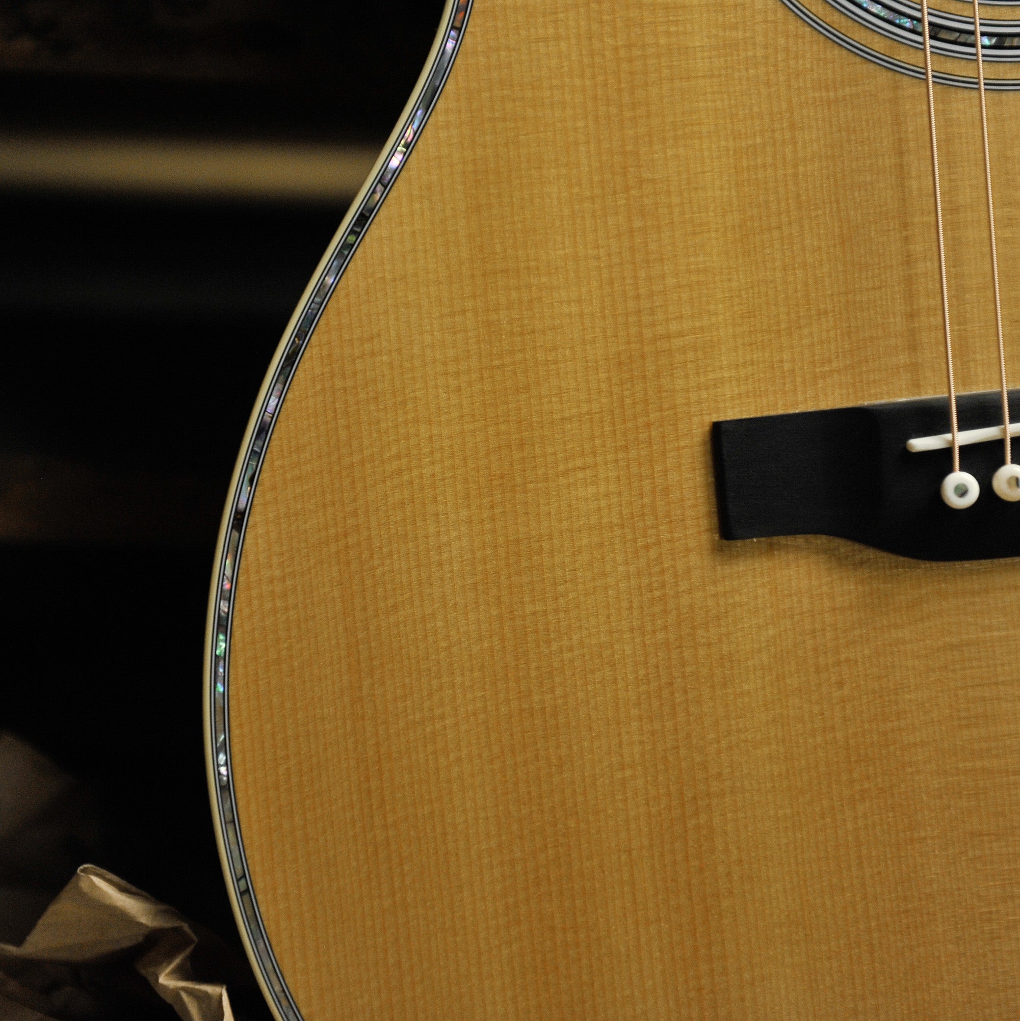 Martin OM42: Standard Series Auditorium Acoustic Guitar