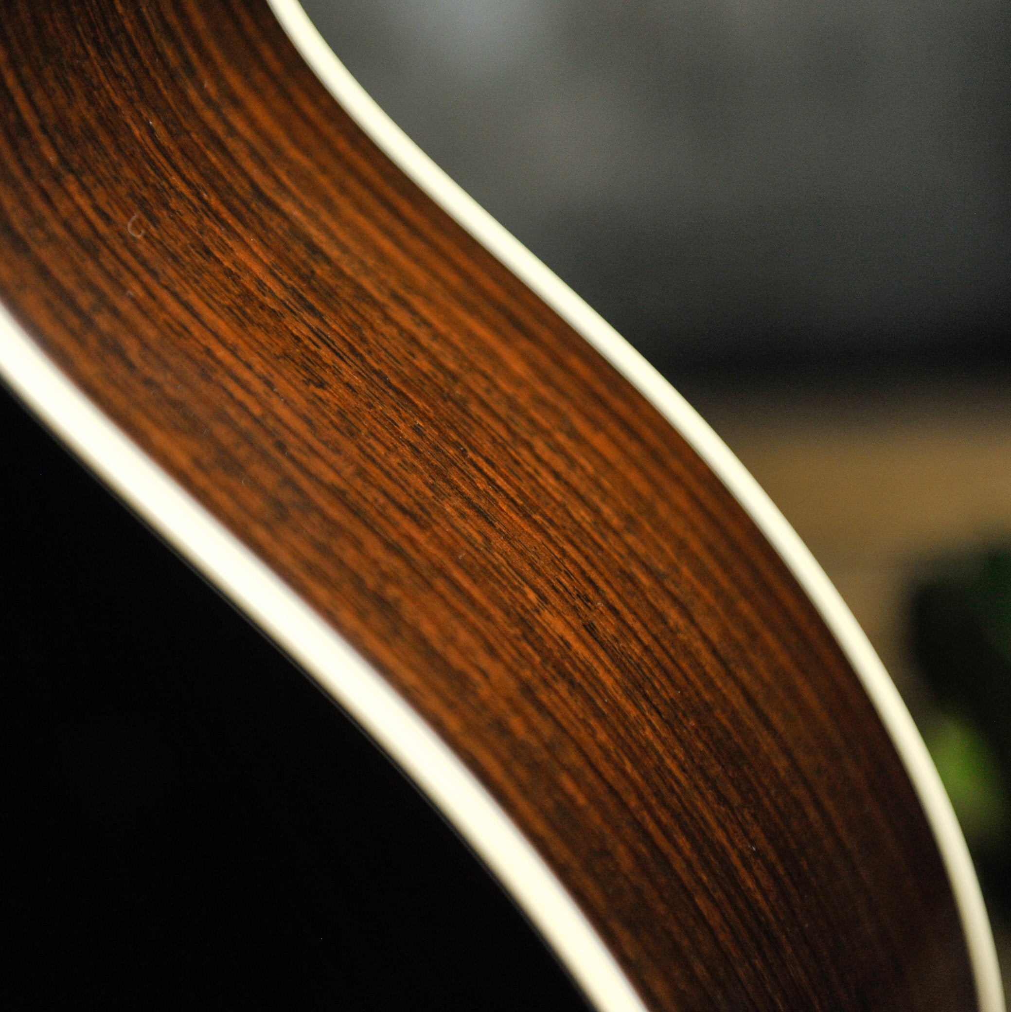 Martin OM42: Standard Series Auditorium Acoustic Guitar