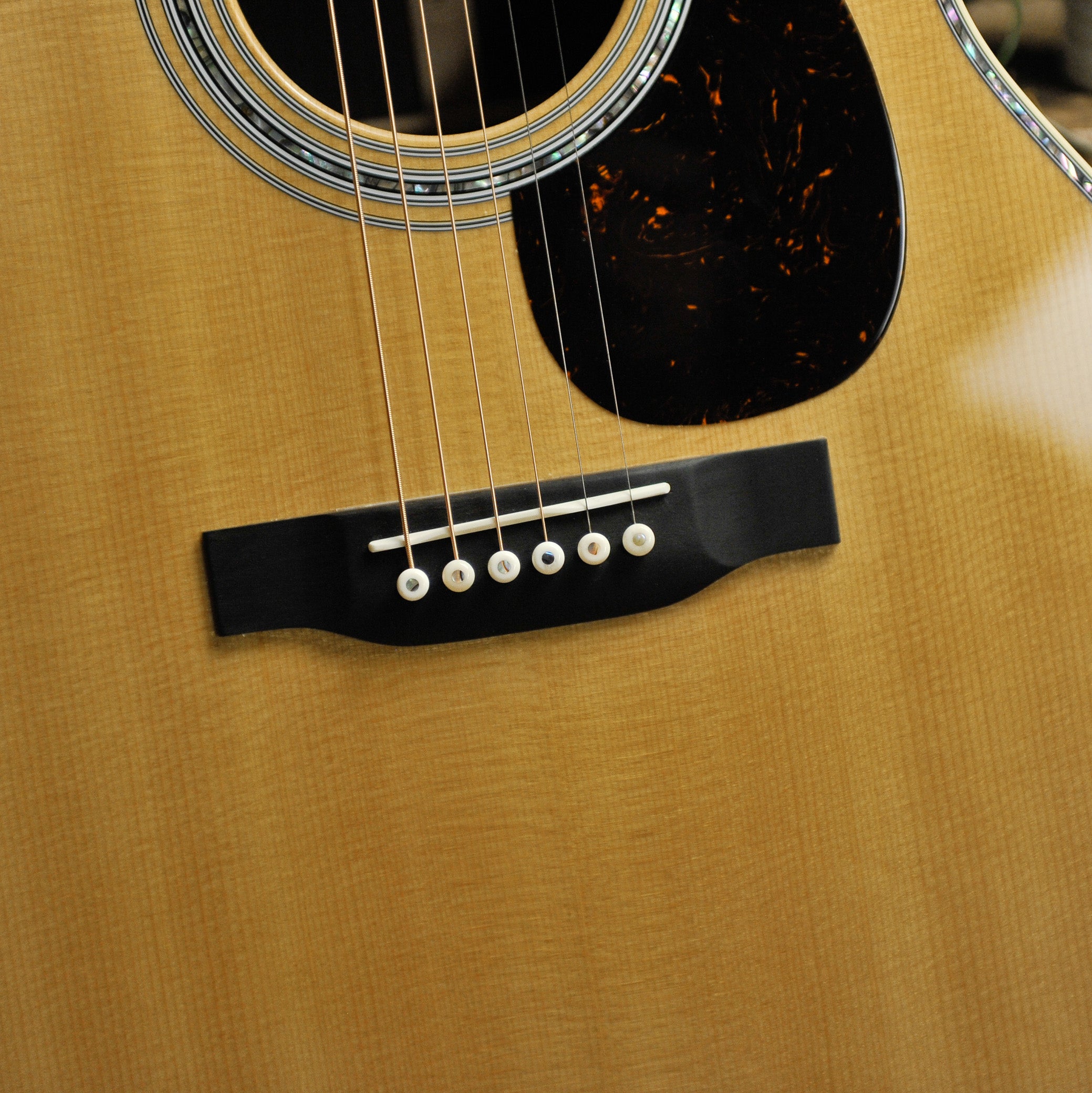 Martin OM42: Standard Series Auditorium Acoustic Guitar