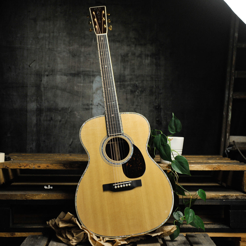 Martin OM42: Standard Series Auditorium Acoustic Guitar