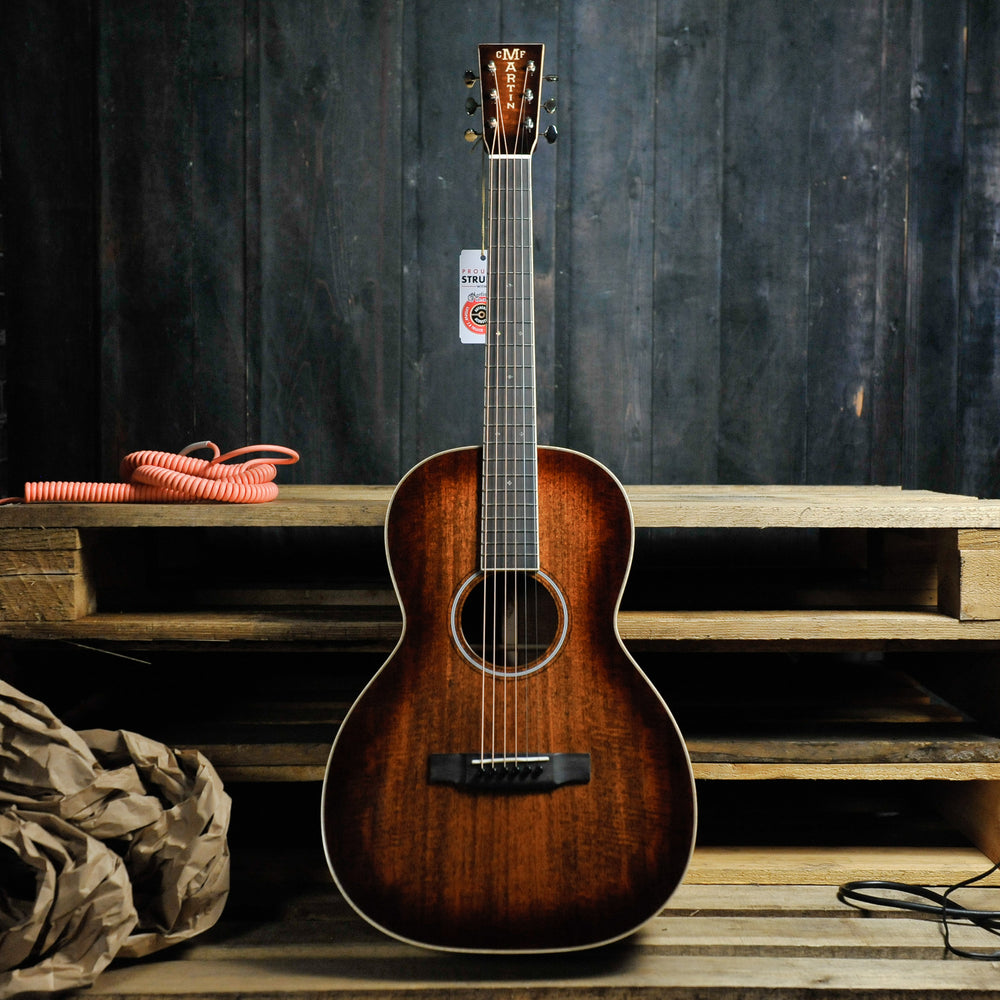 Martin Custom Shop 00-12 Flamed Mahogany