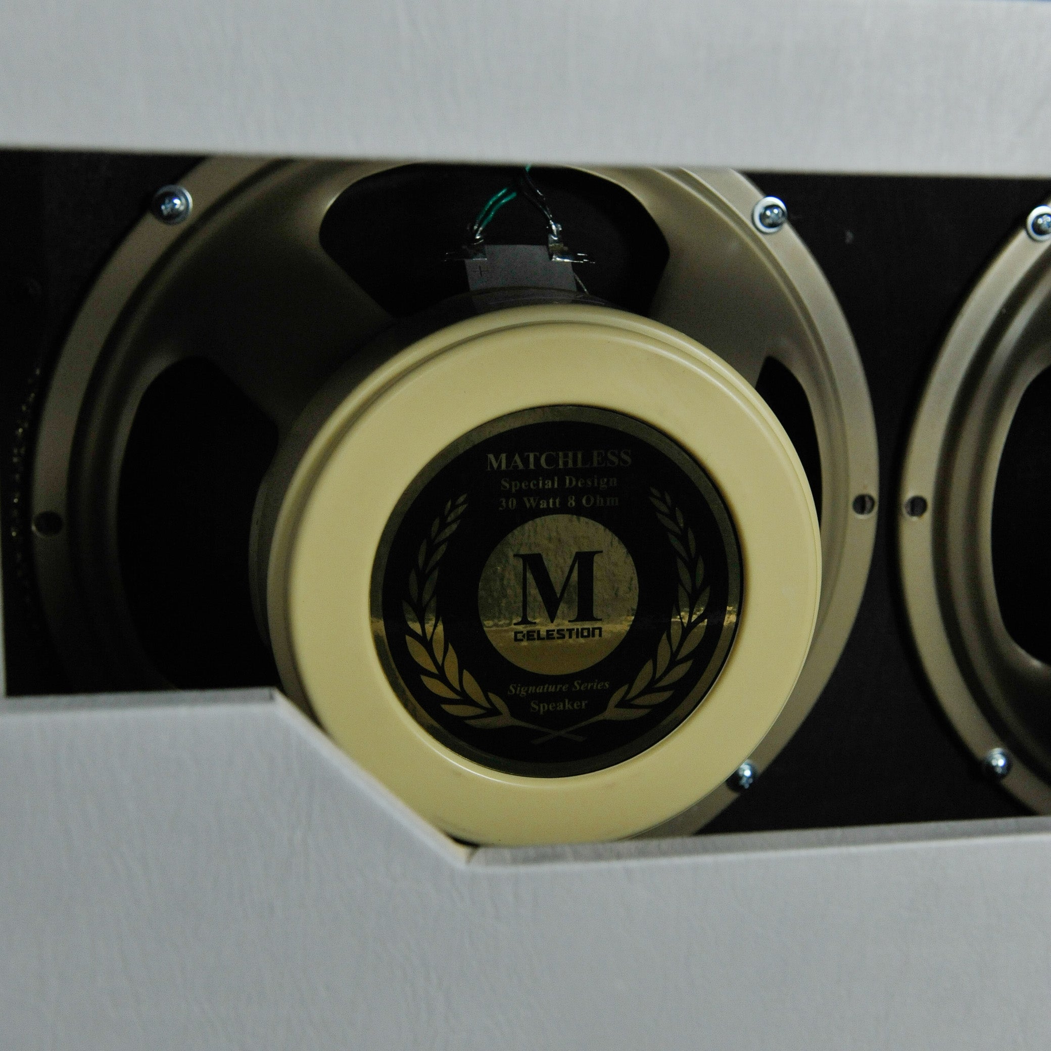 Matchless Clubman 35W Reverb with ESD212 Cab Custom White/Gold