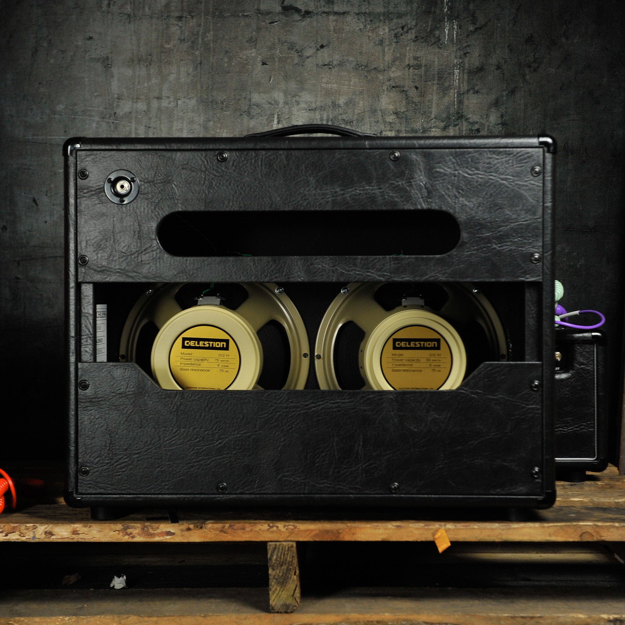 Matchless ESD-212 Speaker Cabinet Black/Gold