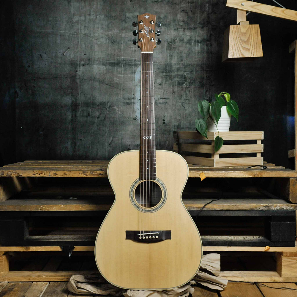Maton Master Built The T.E. Personal Acoustic Guitar