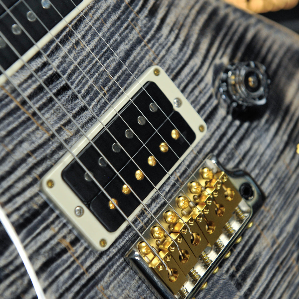 PRS Custom 24 Pattern Thin Neck, 10 Top - Charcoal w/Case