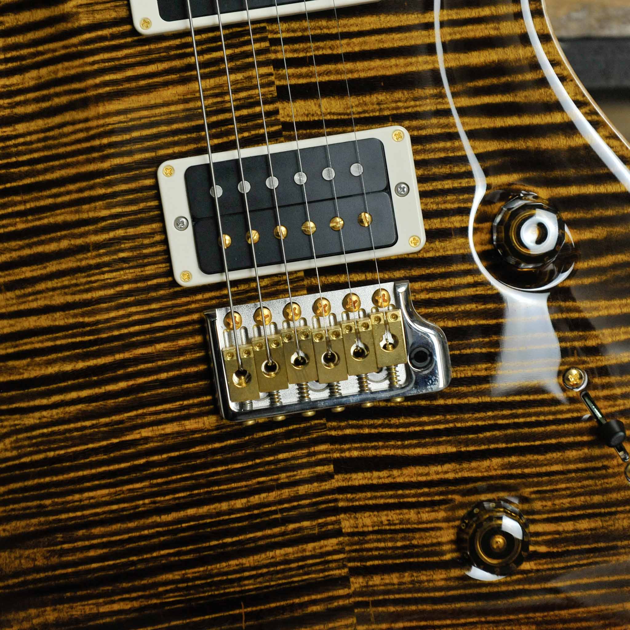 PRS Custom 24 Pattern Thin Neck, 10 Top - Yellow Tiger w/Case