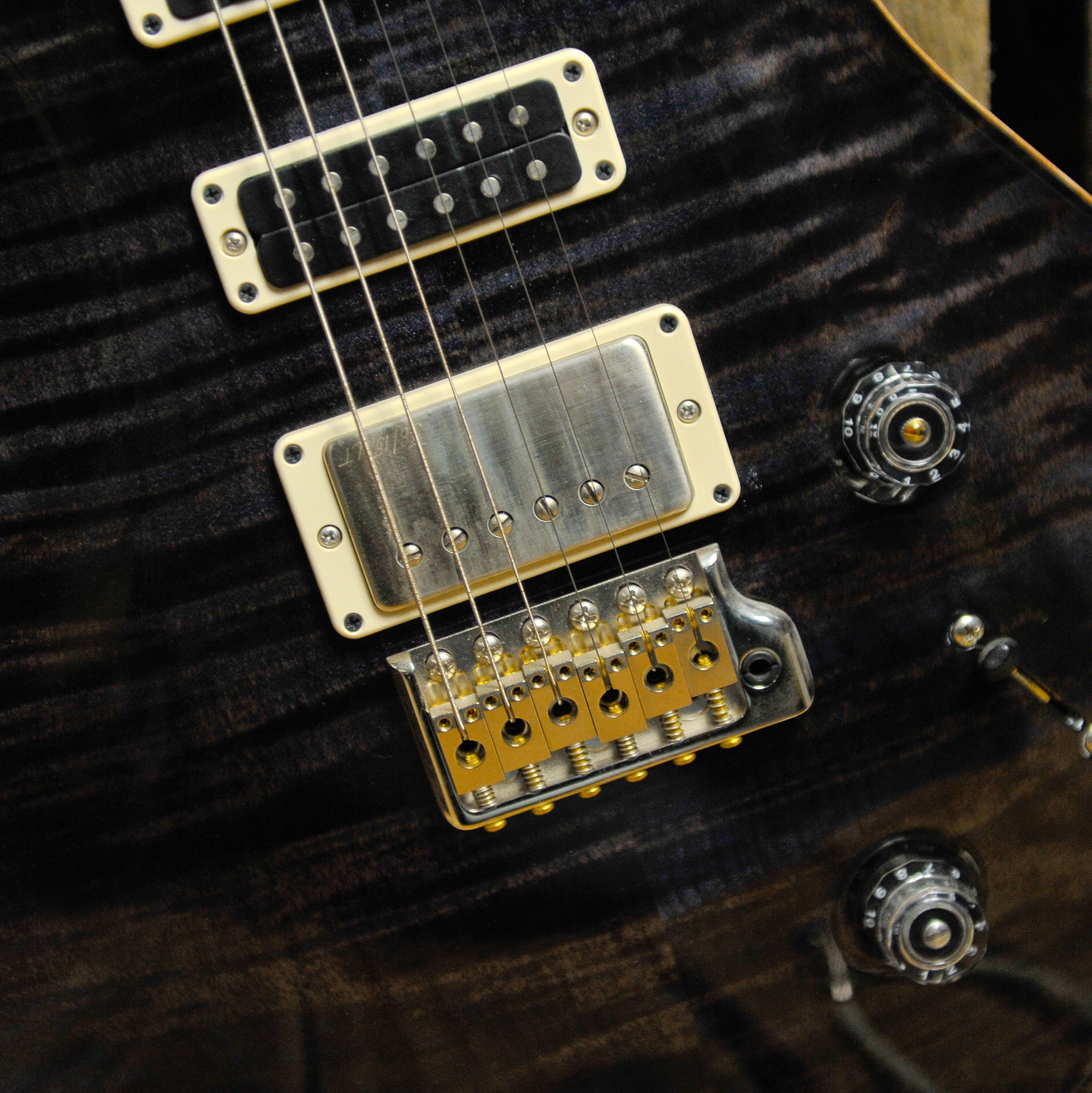 PRS Studio: Electric Guitar Grey Black w/Case