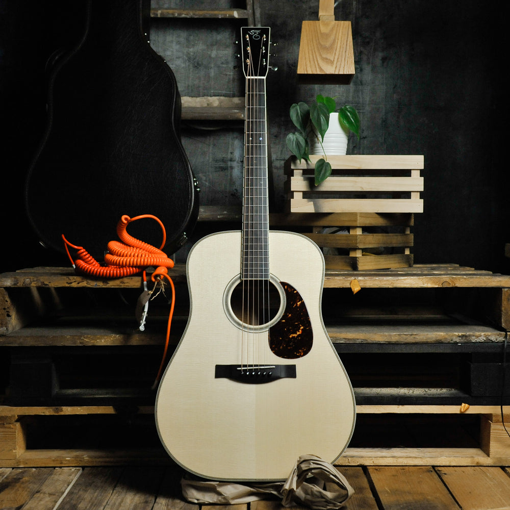 Santa Cruz Dreadnought Quilted Mahogany Upgrade Acoustic Guitar