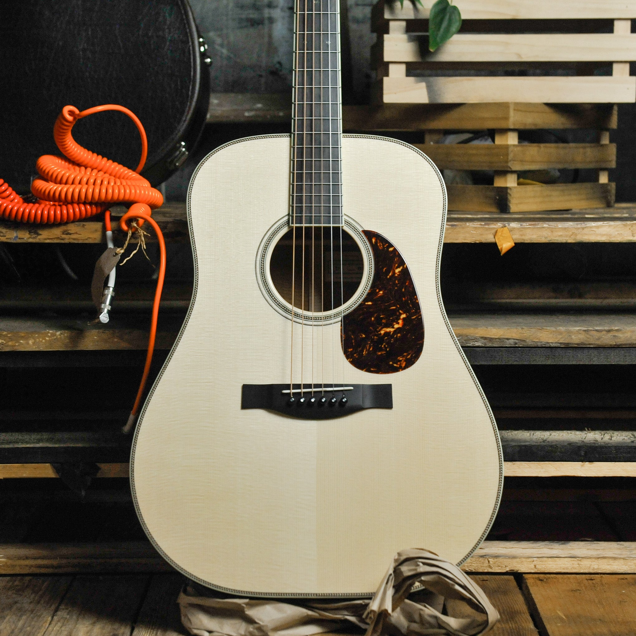 Santa Cruz Dreadnought Quilted Mahogany Upgrade Acoustic Guitar