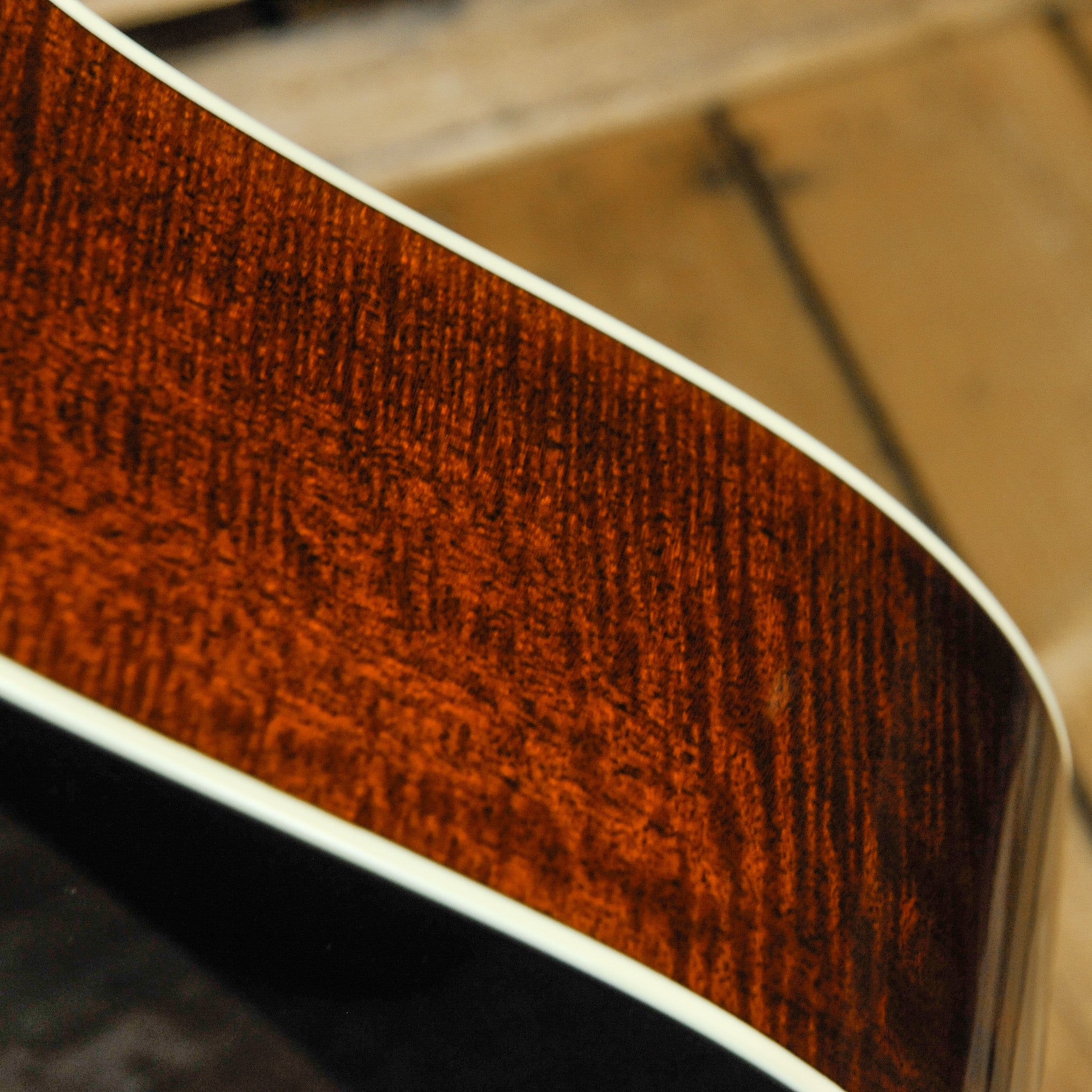 Santa Cruz Dreadnought Quilted Mahogany Upgrade Acoustic Guitar