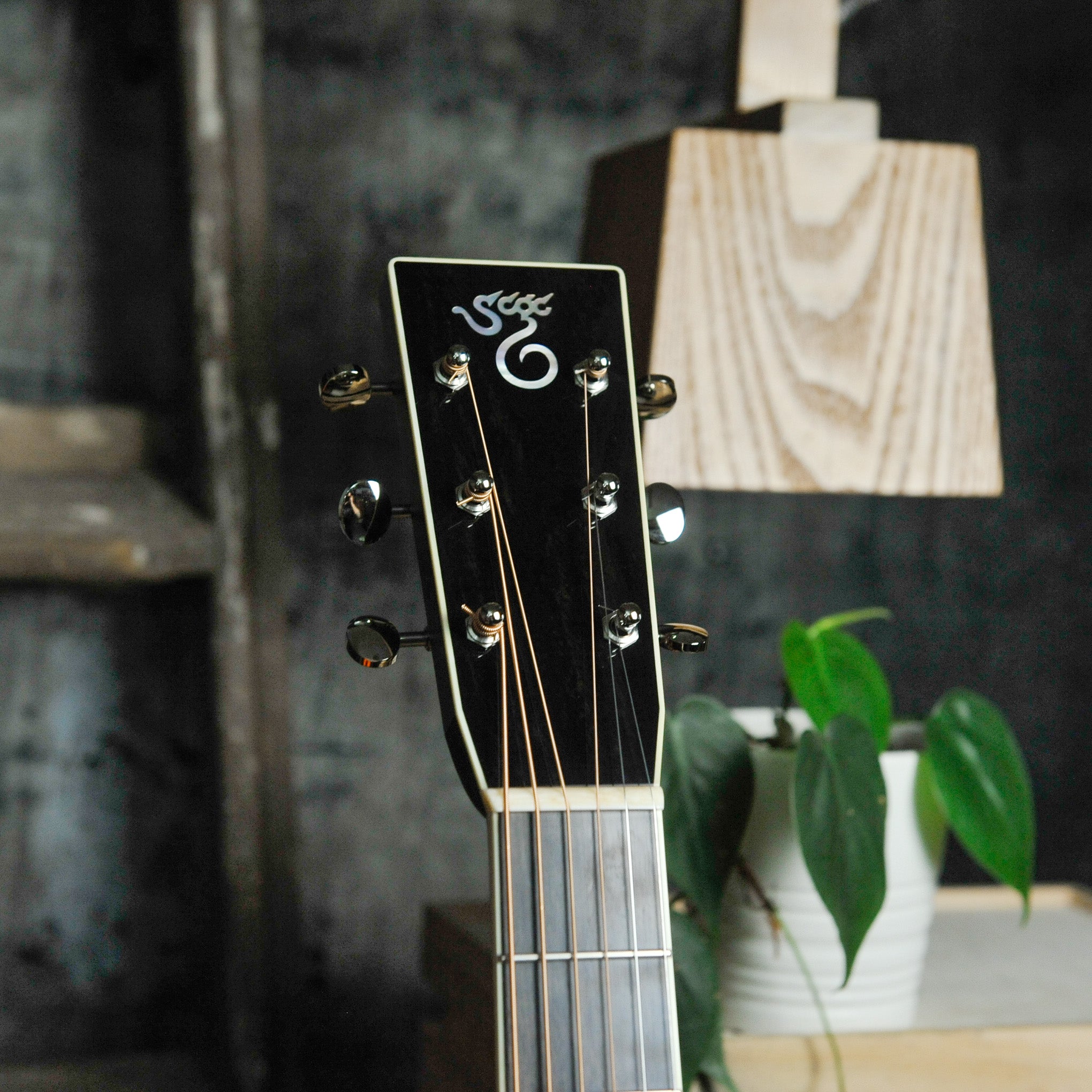 Santa Cruz OM Spruce/Rosewood Acoustic Guitar