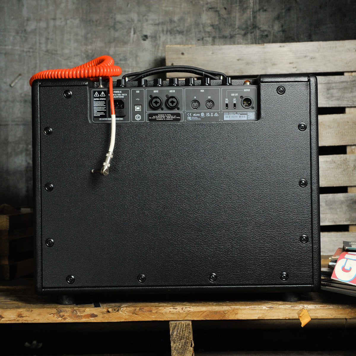IK Multimedia TONEX CAB Powered FRFR 350W RMS 112 Guitar Cabinet