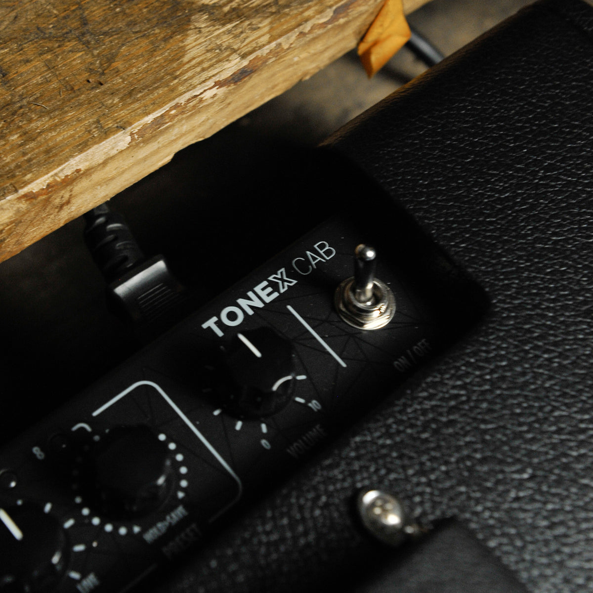 IK Multimedia TONEX CAB Powered FRFR 350W RMS 112 Guitar Cabinet