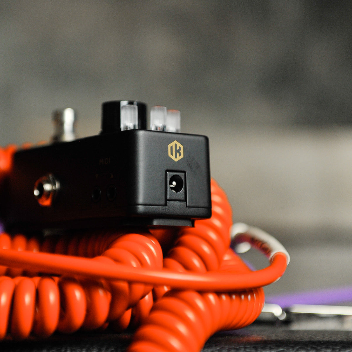 IK Multimedia TONEX ONE + Pedal w/Bluetooth & MIDI In/Out Pedal