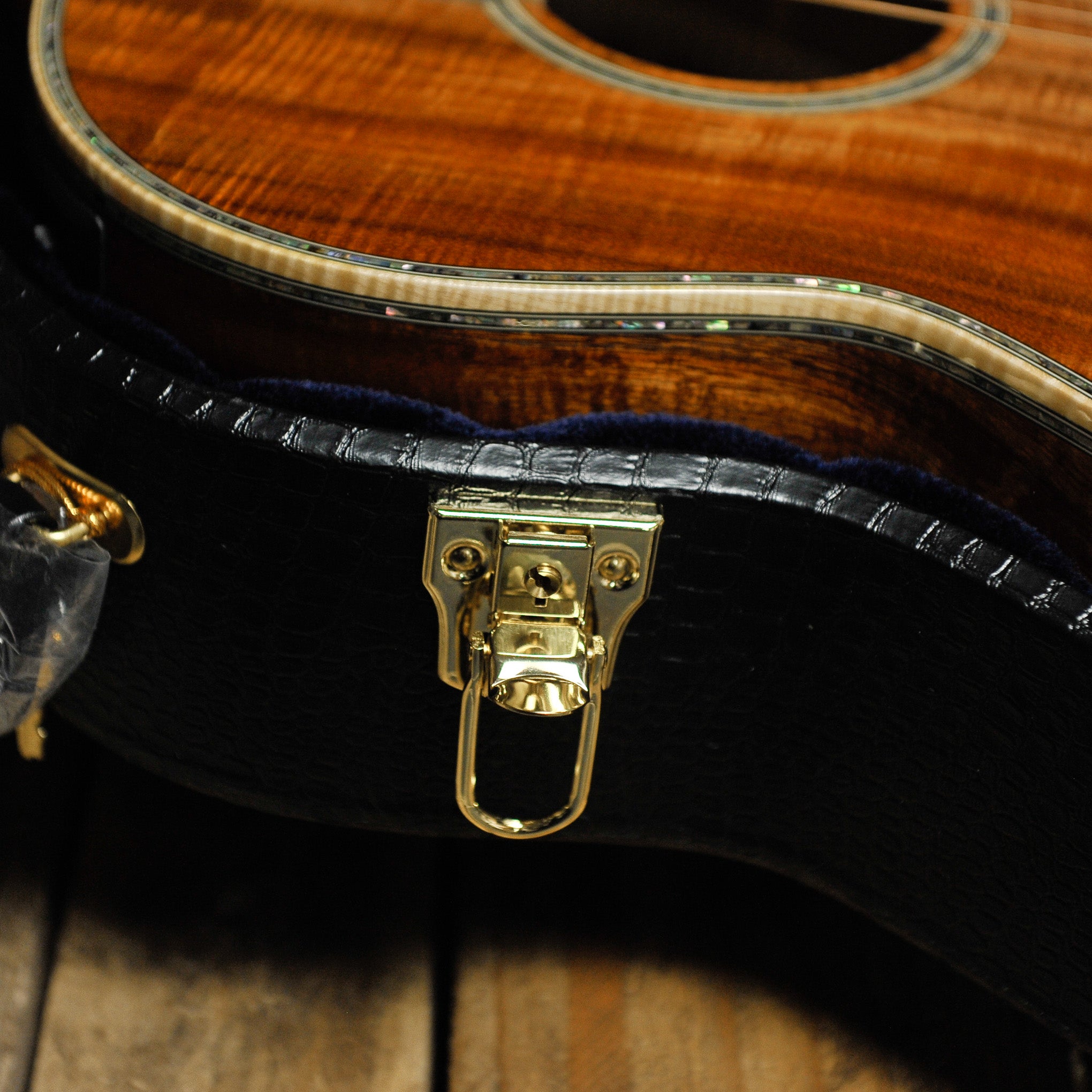 Takamine The 60th Anniversary LTD Acoustic Guitar w/Case