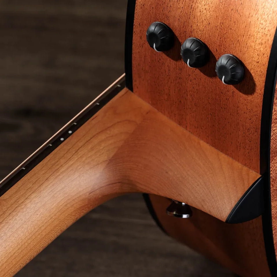 Taylor 117e Dreadnought Sapele/Sitka Acoustic Electric Guitar