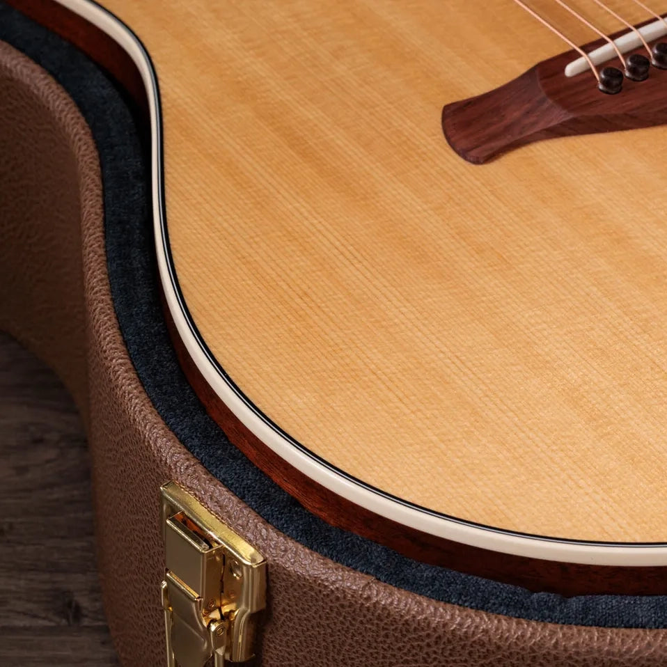 Taylor Gold Label 517e Acoustic Electric Guitar w/Case