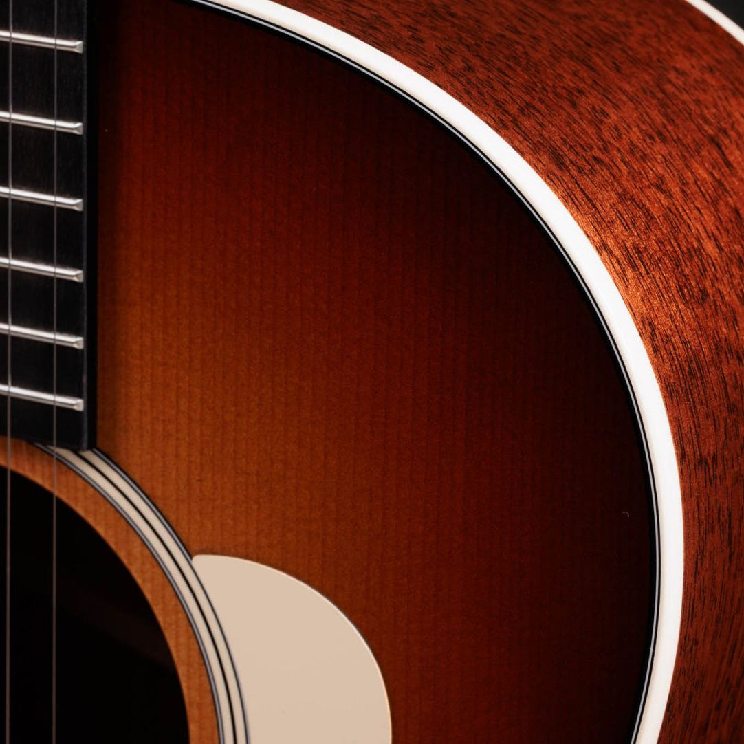 Taylor Gold Label 517e SB Acoustic Electric Guitar Sunburst w/Case