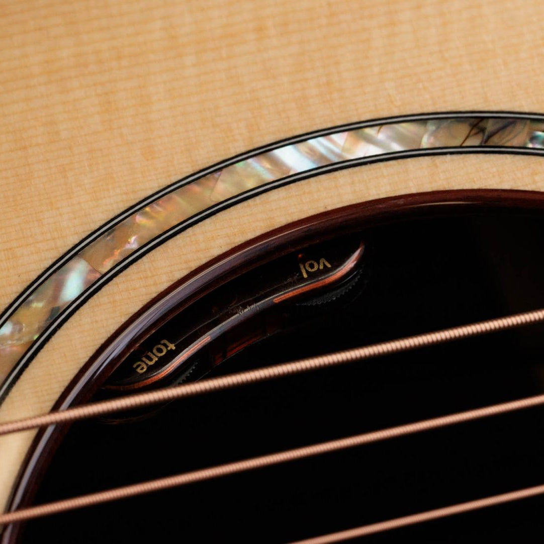 Taylor 914CE Legacy Series Acoustic Electric Guitar w/Cutaway & Case