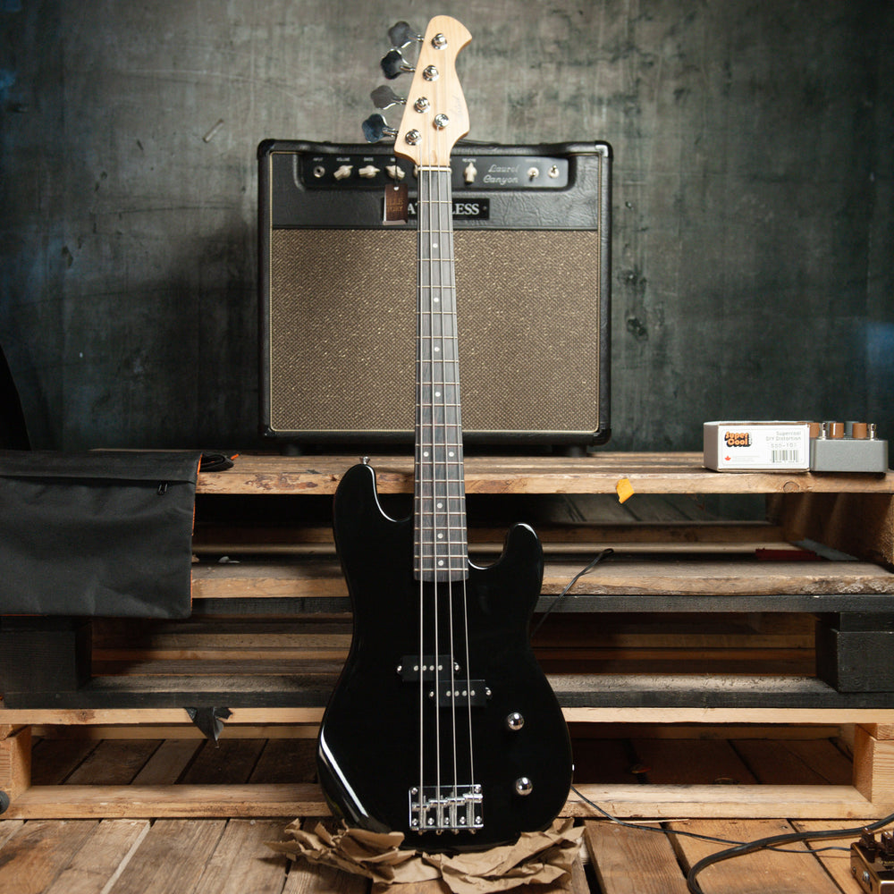 Artist P-Bass Black Short Scale - Used