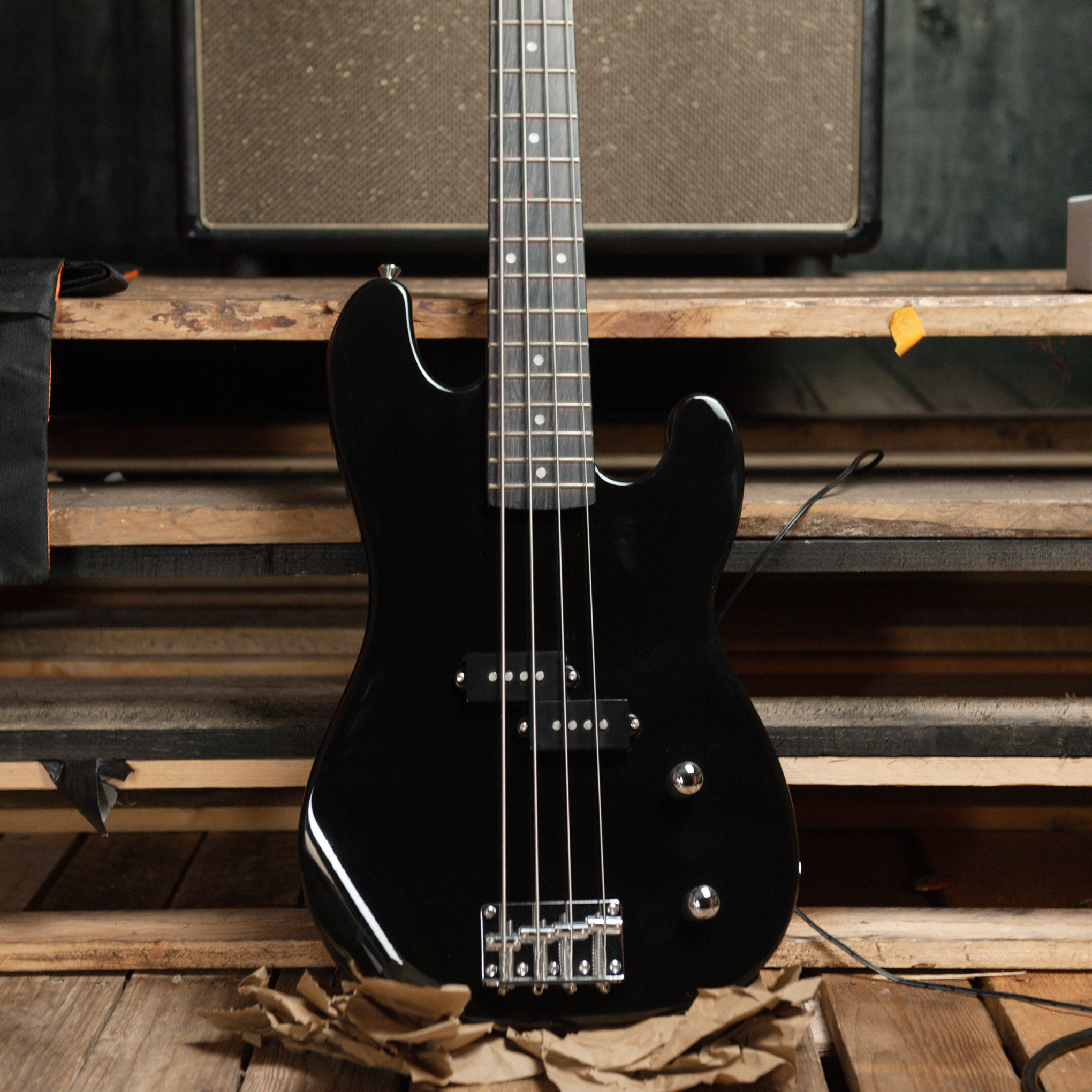 Artist P-Bass Black Short Scale - Used