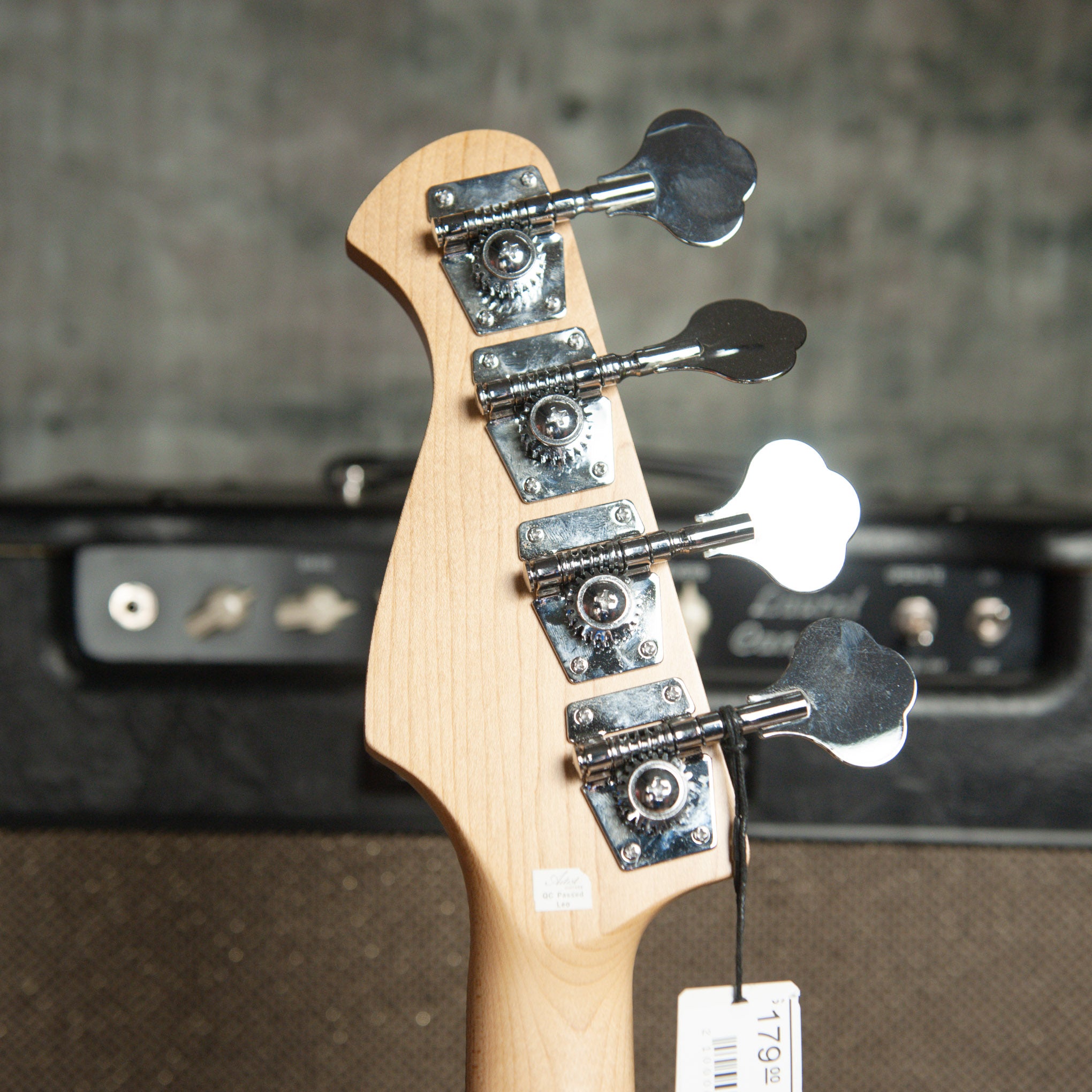 Artist P-Bass Black Short Scale - Used