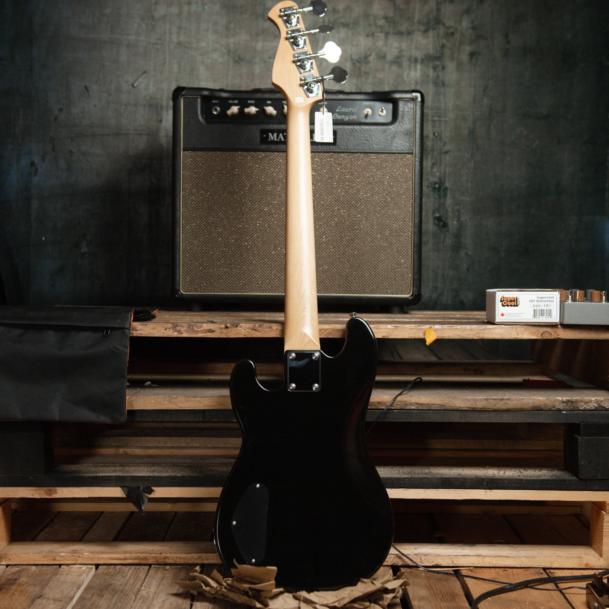 Artist P-Bass Black Short Scale - Used