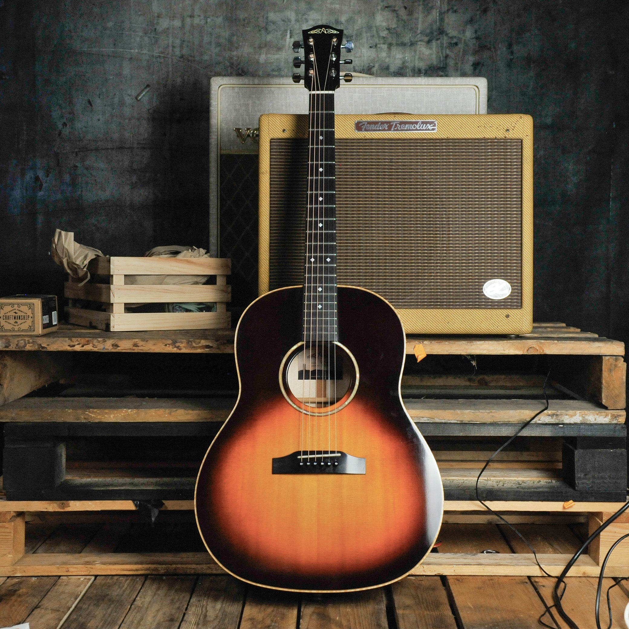 Avalon D340A Americana Maple & Spruce Sunburst w/Case