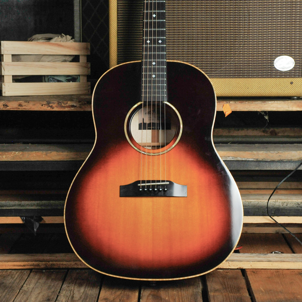 Avalon D340A Americana Maple & Spruce Sunburst w/Case